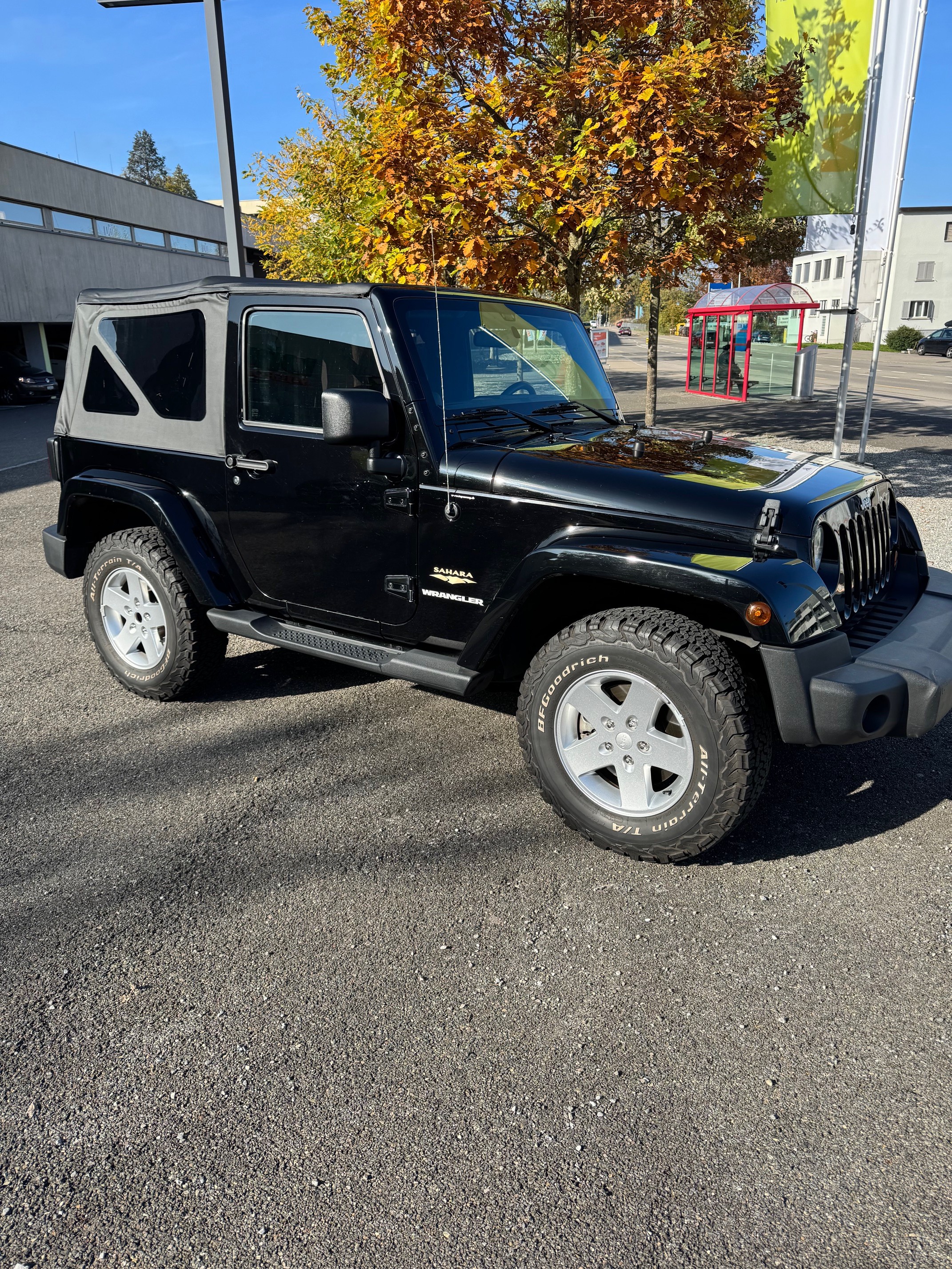 JEEP Wrangler 3.8 Sahara Automatic