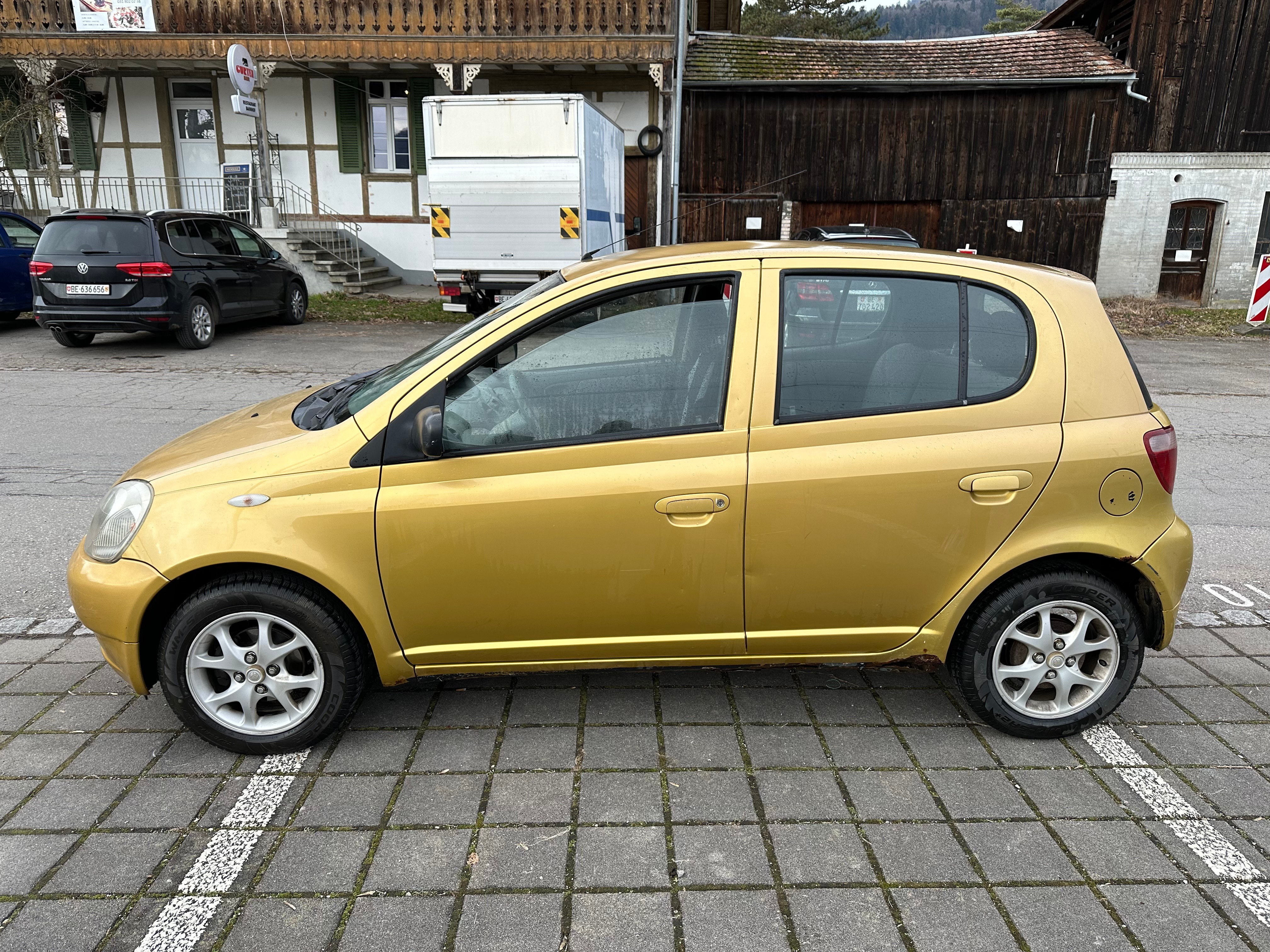 TOYOTA Yaris 1.3 Linea Sol