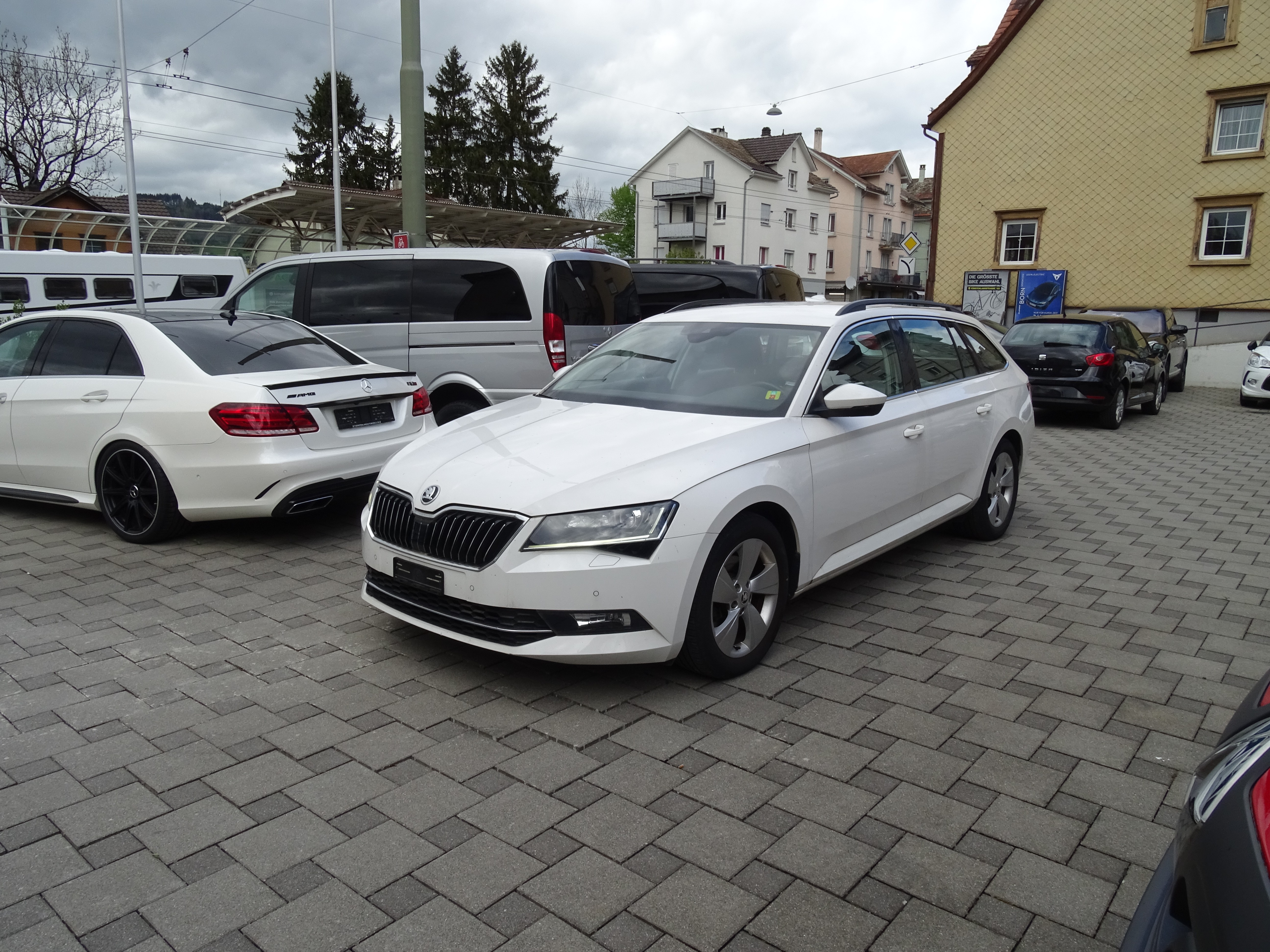 SKODA Superb Combi 2.0 TDi Active DSG