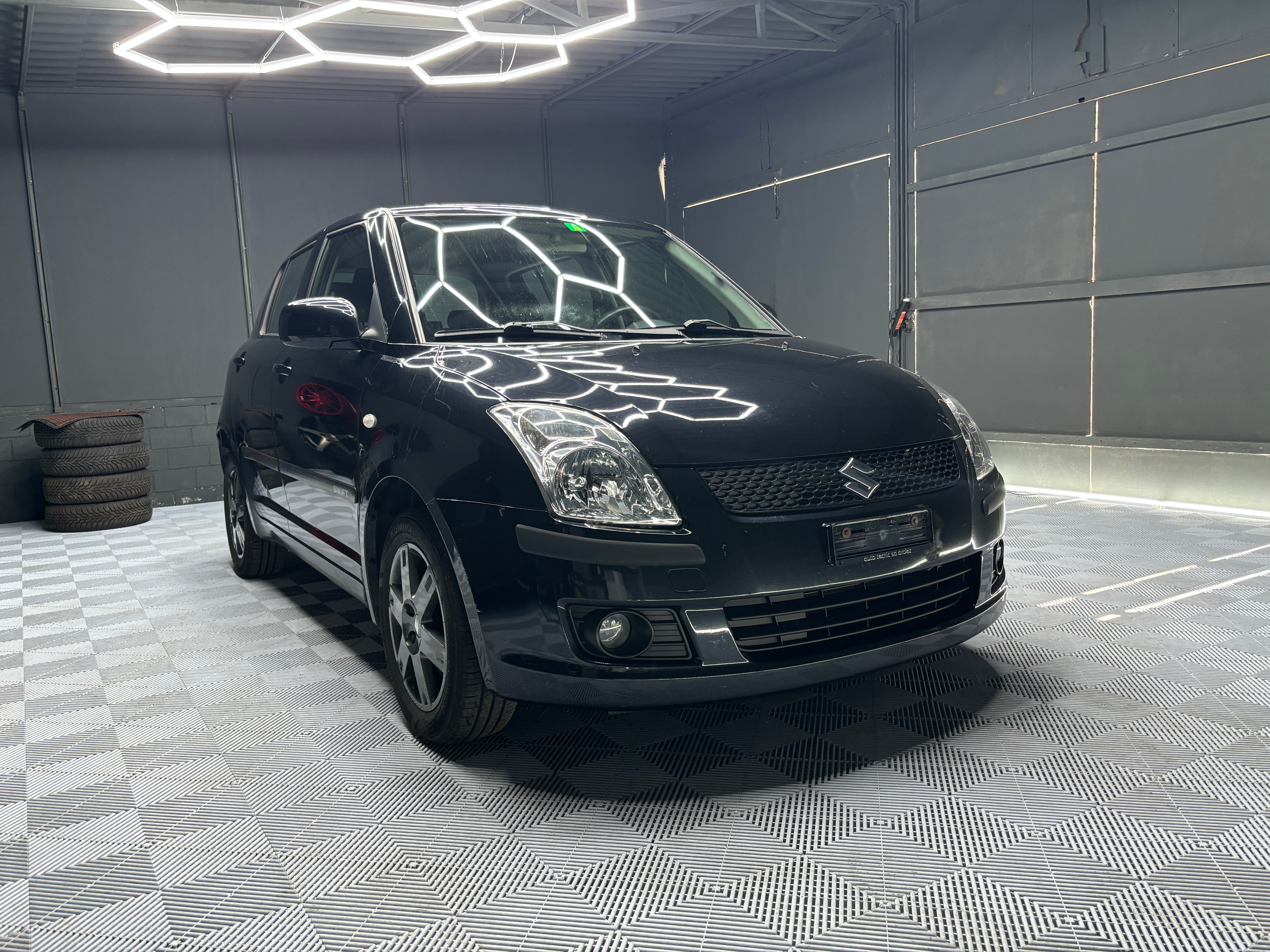 SUZUKI Swift 1.3i 16V GL 4x4