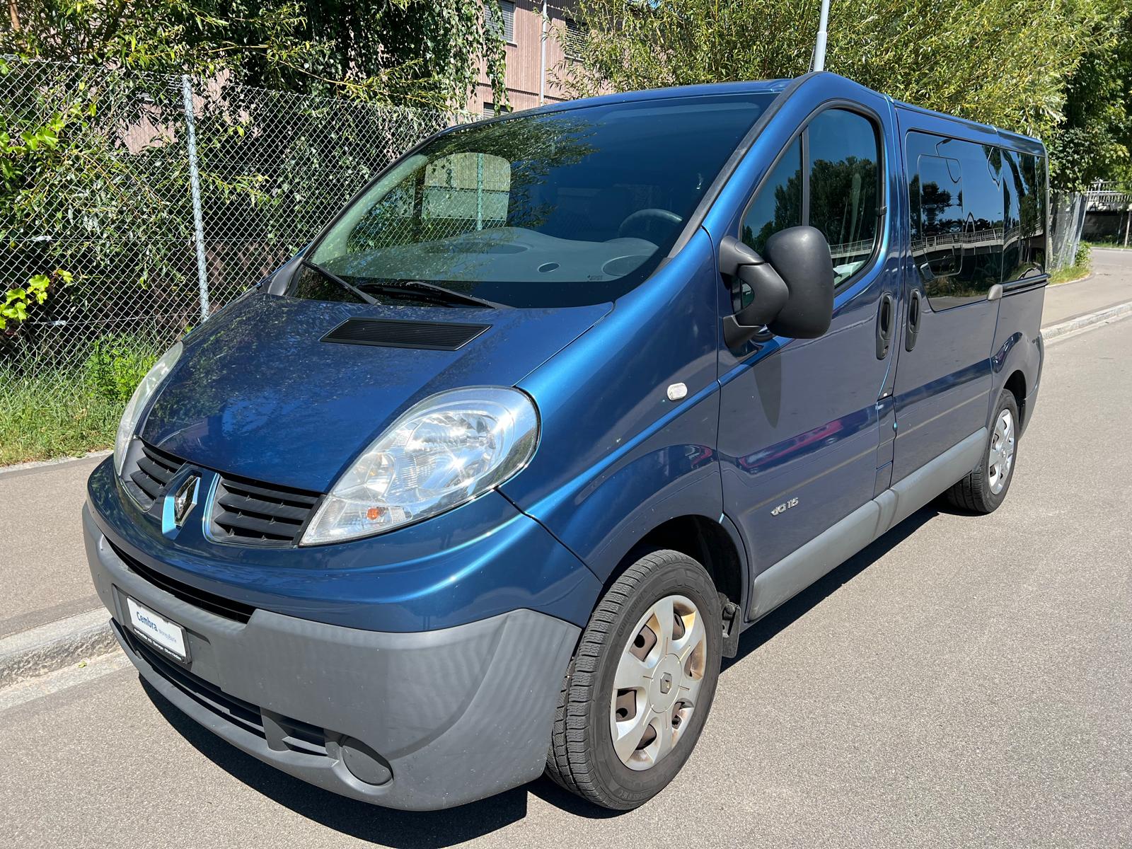 RENAULT Trafic 2.0 dCi Grand Passenger Authentique