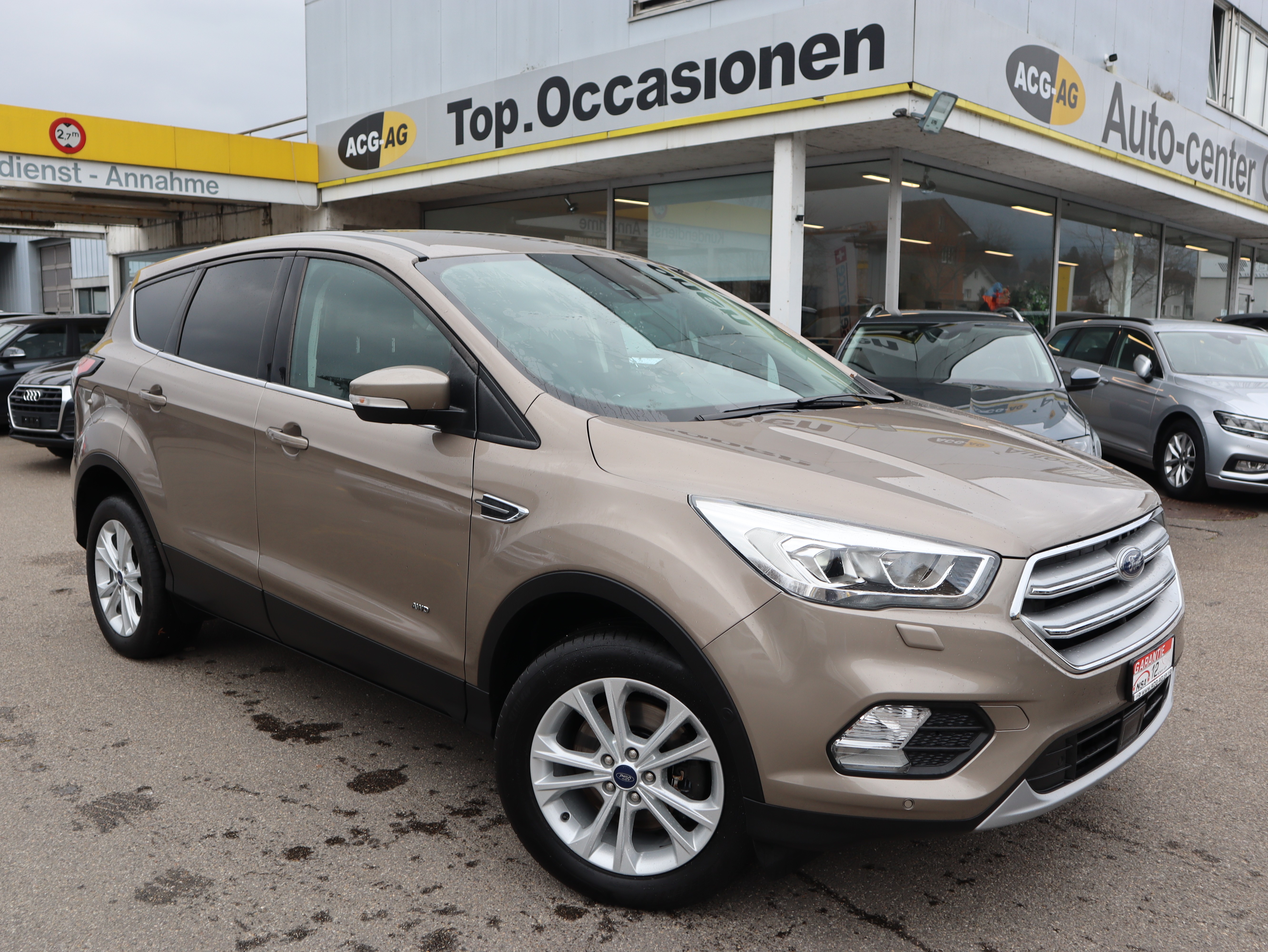 FORD Kuga 2.0 TDCi Titanium 4WD PowerShift ** Teil-Leder ** Anhängerkupplung ** Navi mit RF-kamera ** Frisch ab MFK & Service **