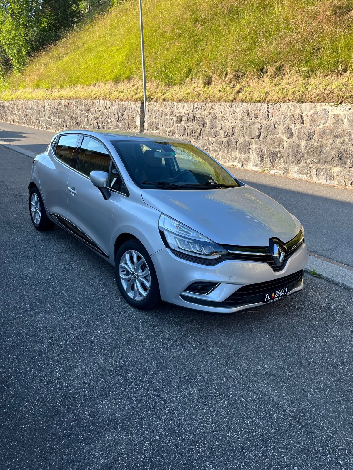 RENAULT CLIO TCe 90 intens