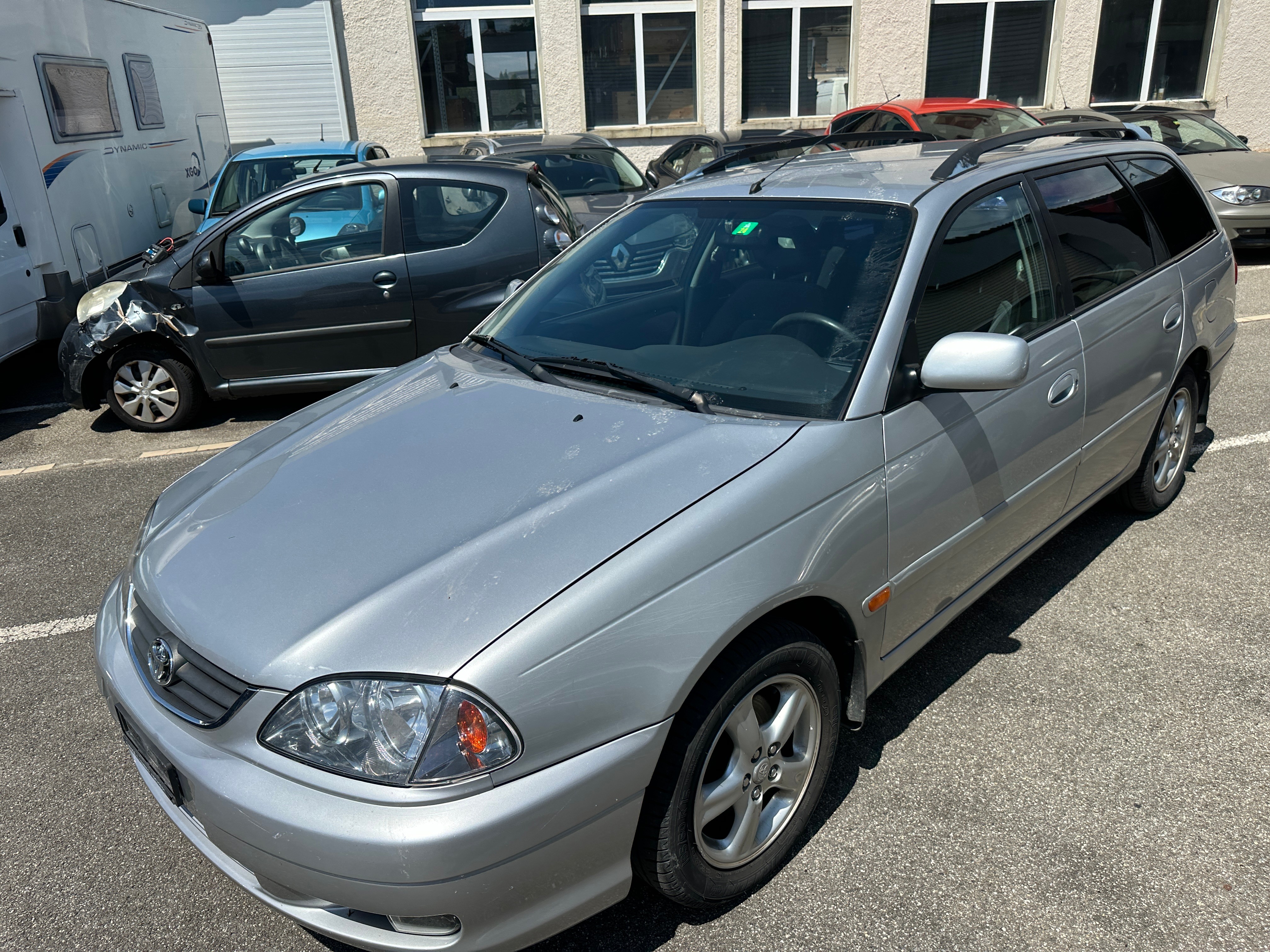 TOYOTA Avensis 2.0 VVT-i Linea Sol Wagon