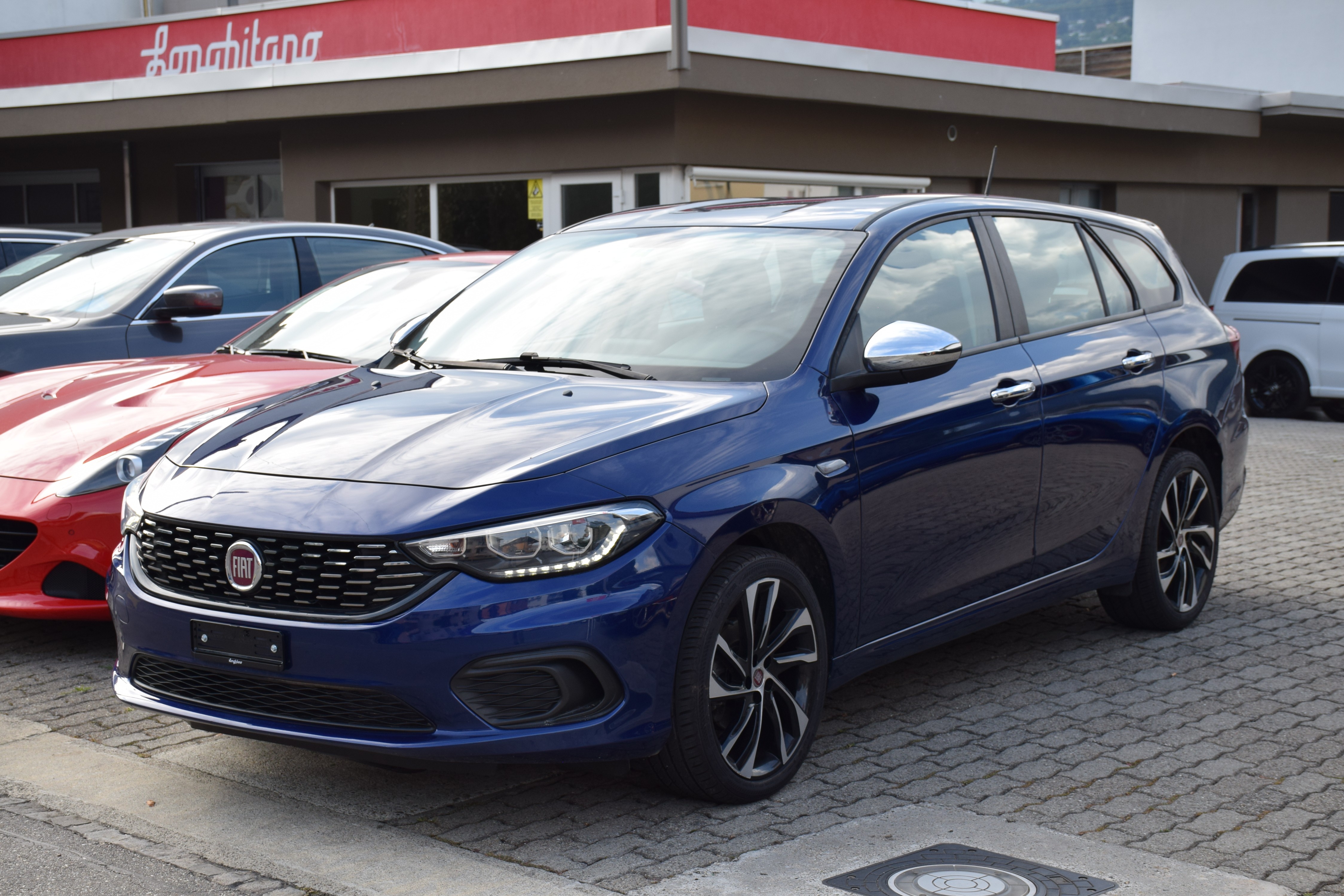 FIAT Tipo 1.6MJ Station Wagon Mirror DCT