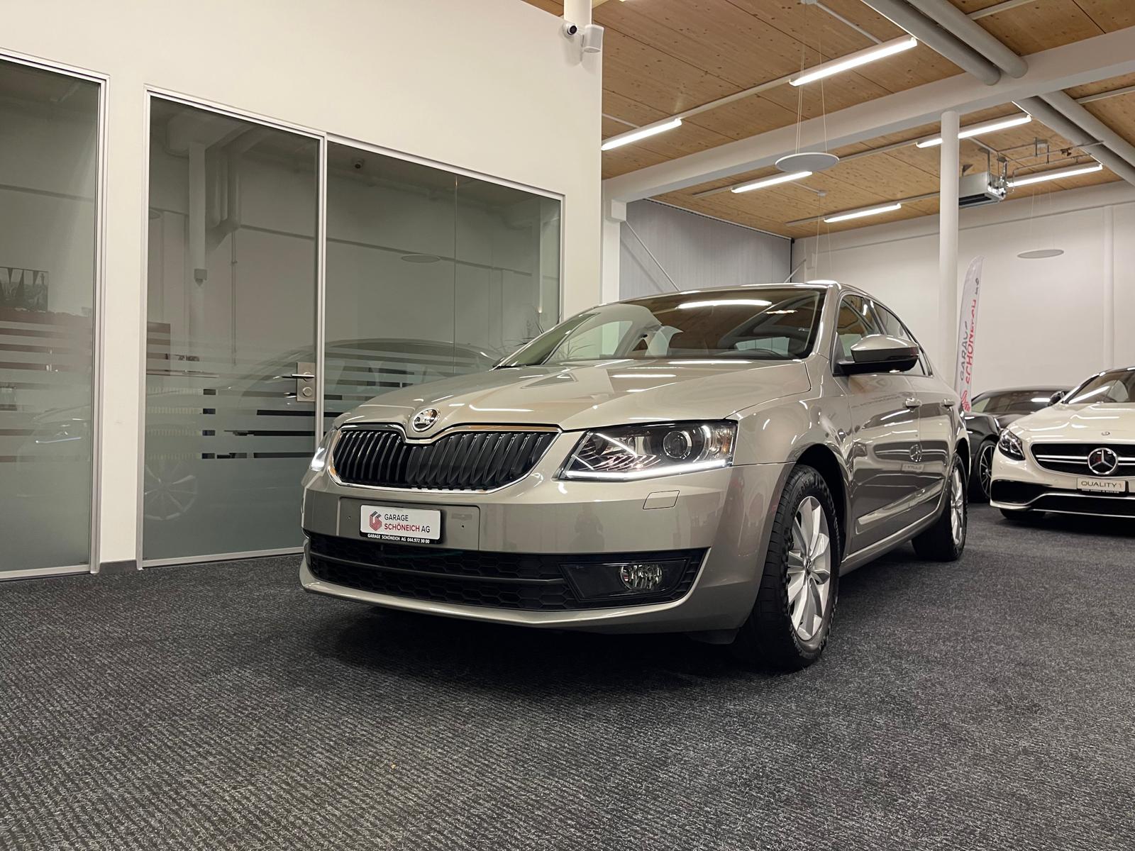 SKODA Octavia 1.6 TDI Style DSG