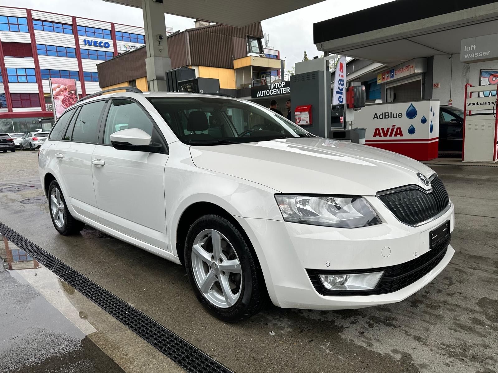 SKODA Octavia Combi 2.0 TDI Swiss Edition 4x4