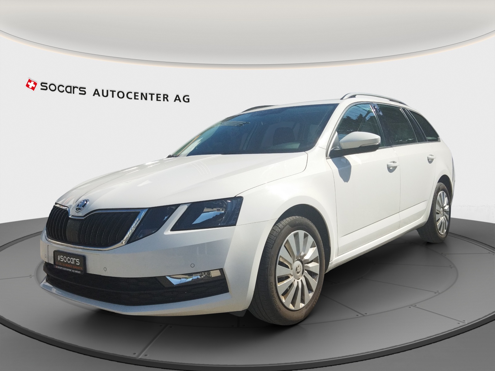 SKODA Octavia Combi 1.6 TDI Ambition DSG // 8-fach bereift