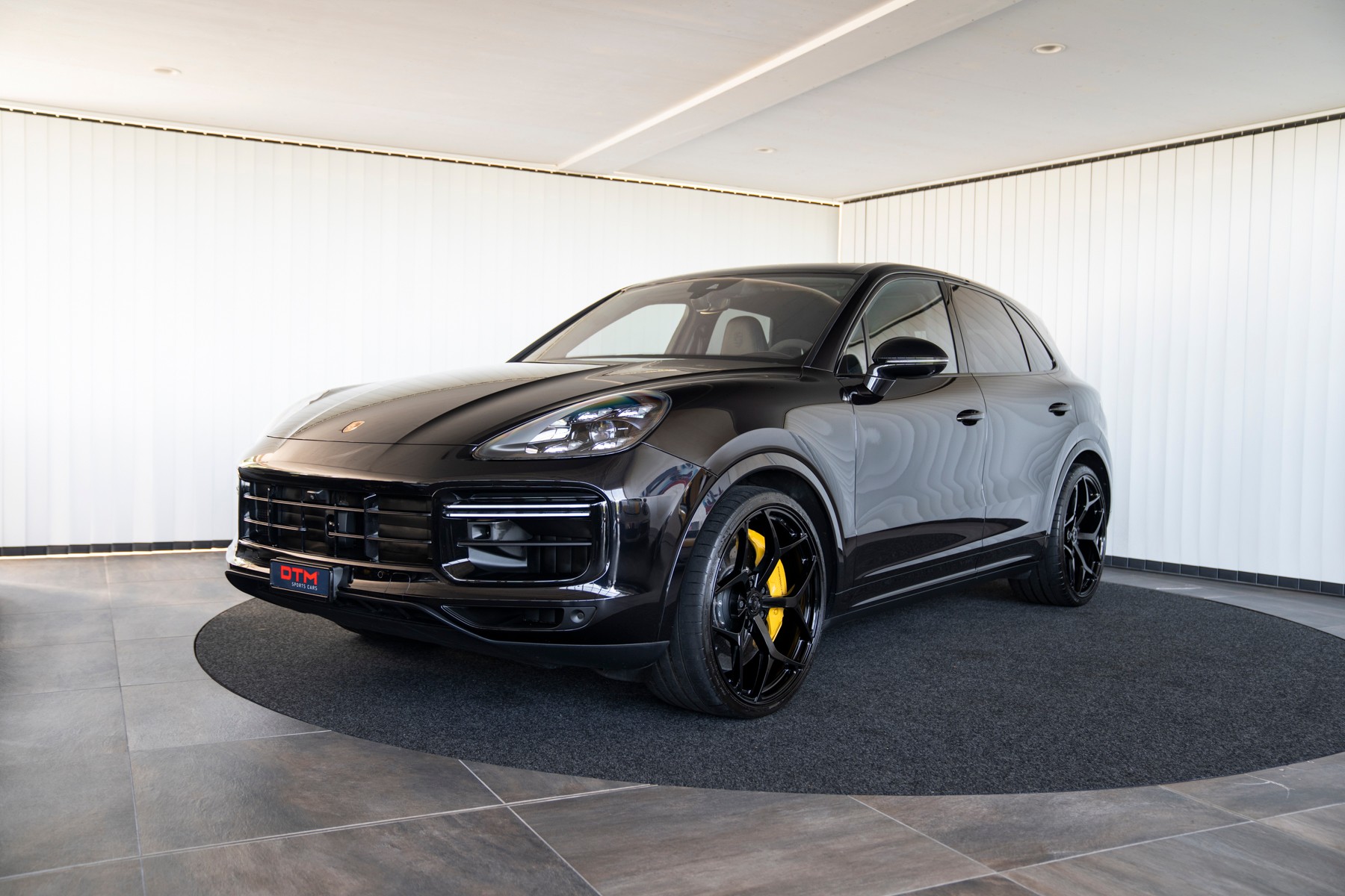 PORSCHE Cayenne Turbo