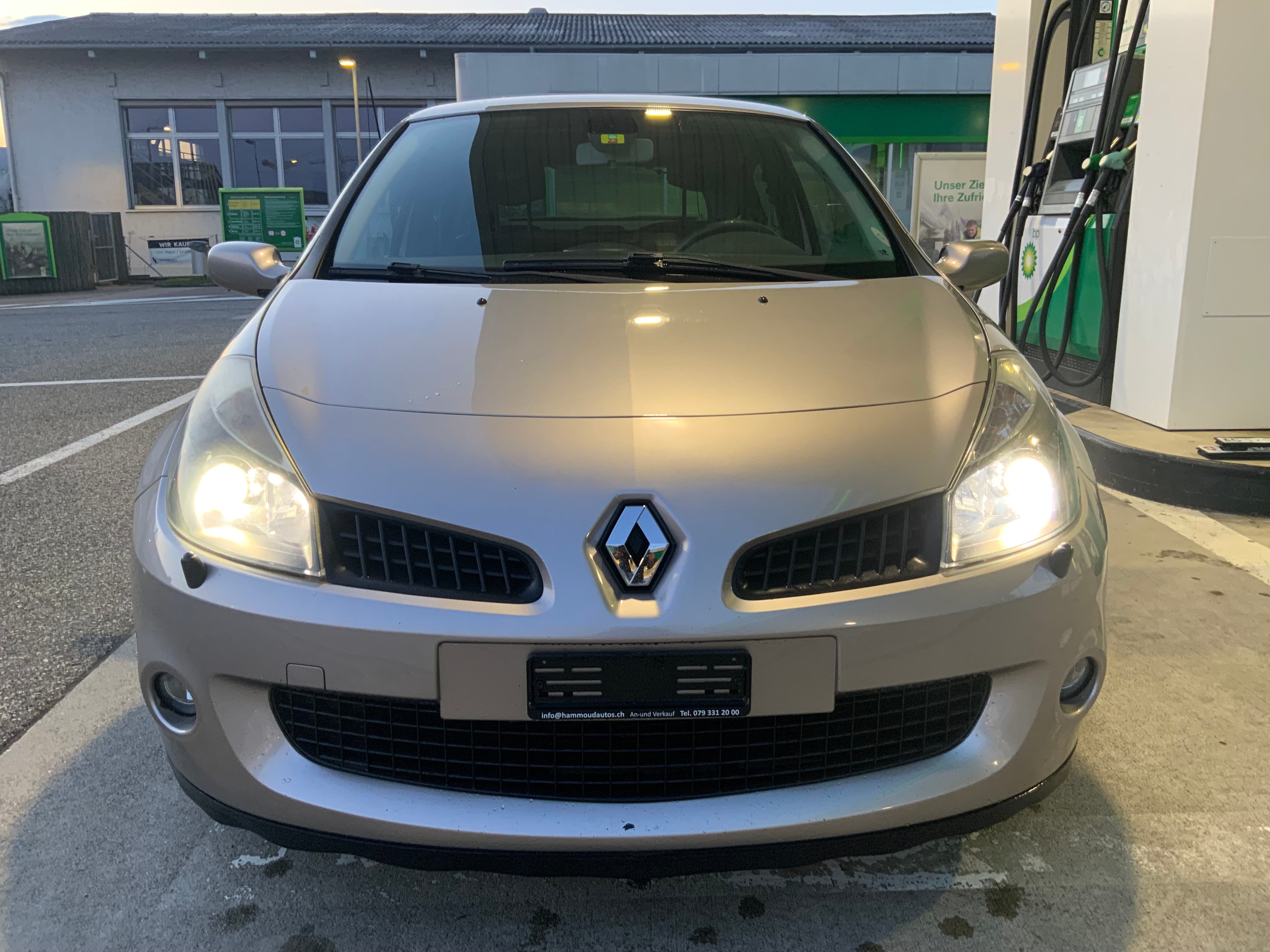 RENAULT Clio 2.0 16V Sport