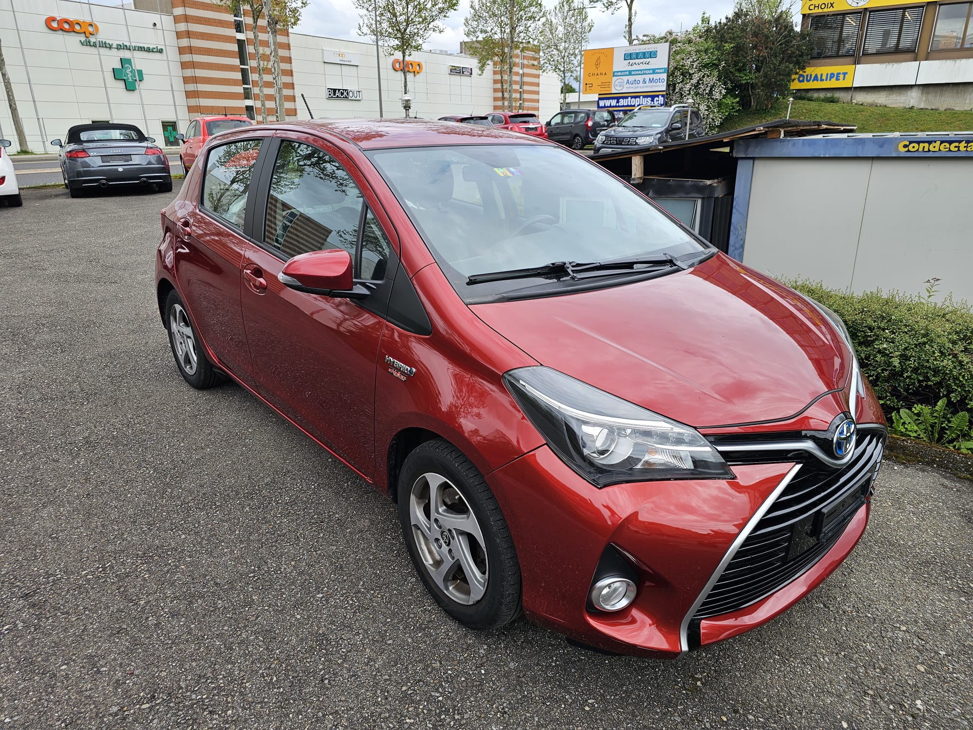 TOYOTA Yaris 1.5 VVT-i Hybrid Sol Premium e-CVT