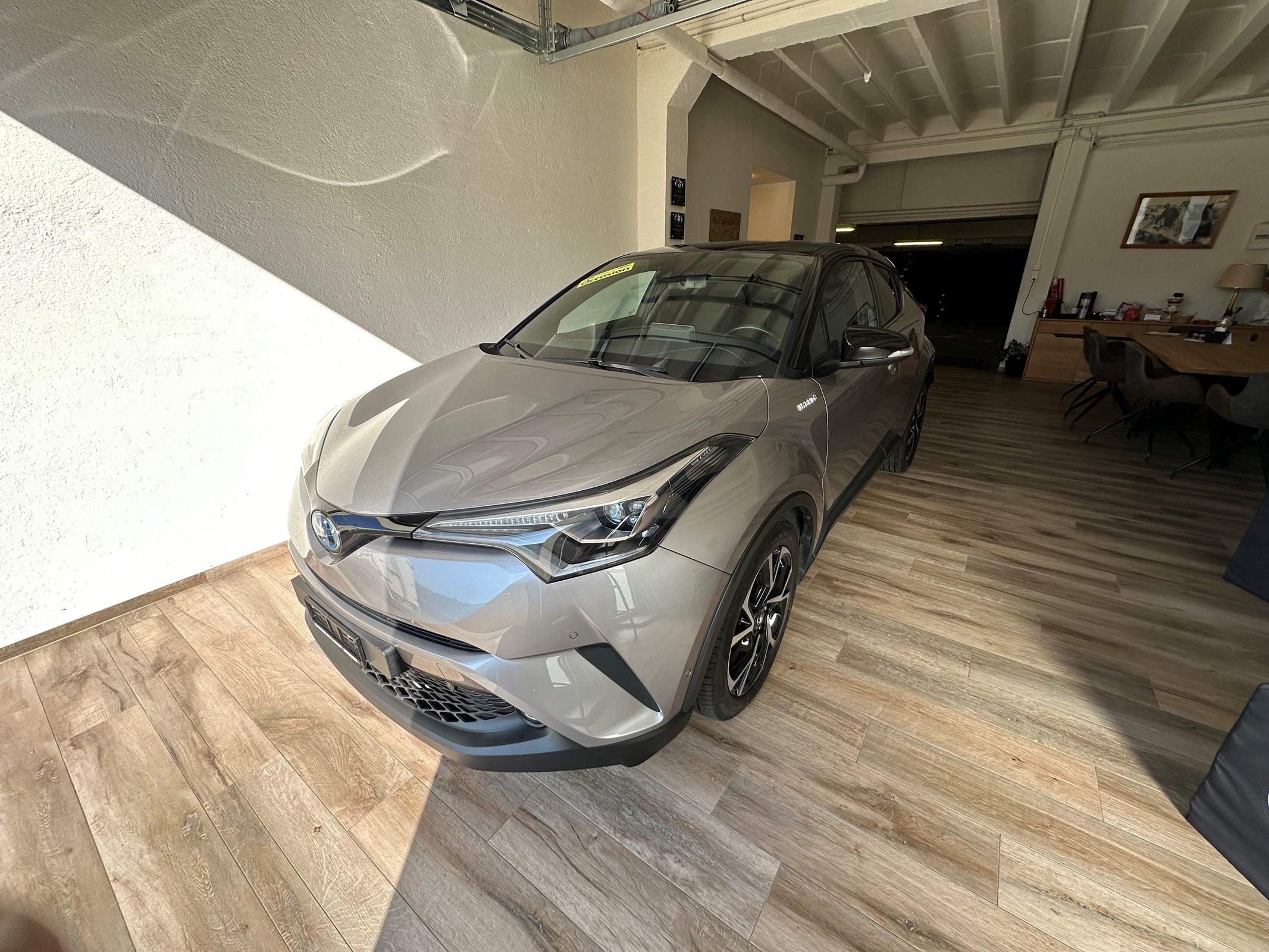 TOYOTA C-HR 1.8 VVTi HSD Trend