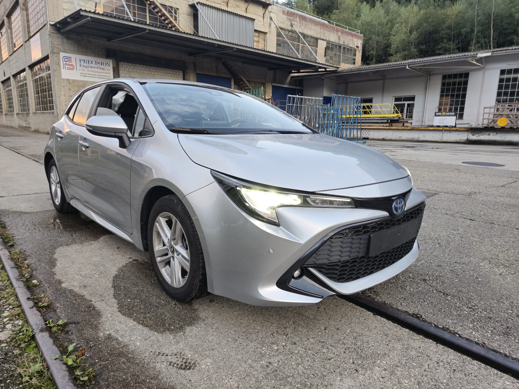 TOYOTA Corolla 1.8 HSD Comfort e-CVT