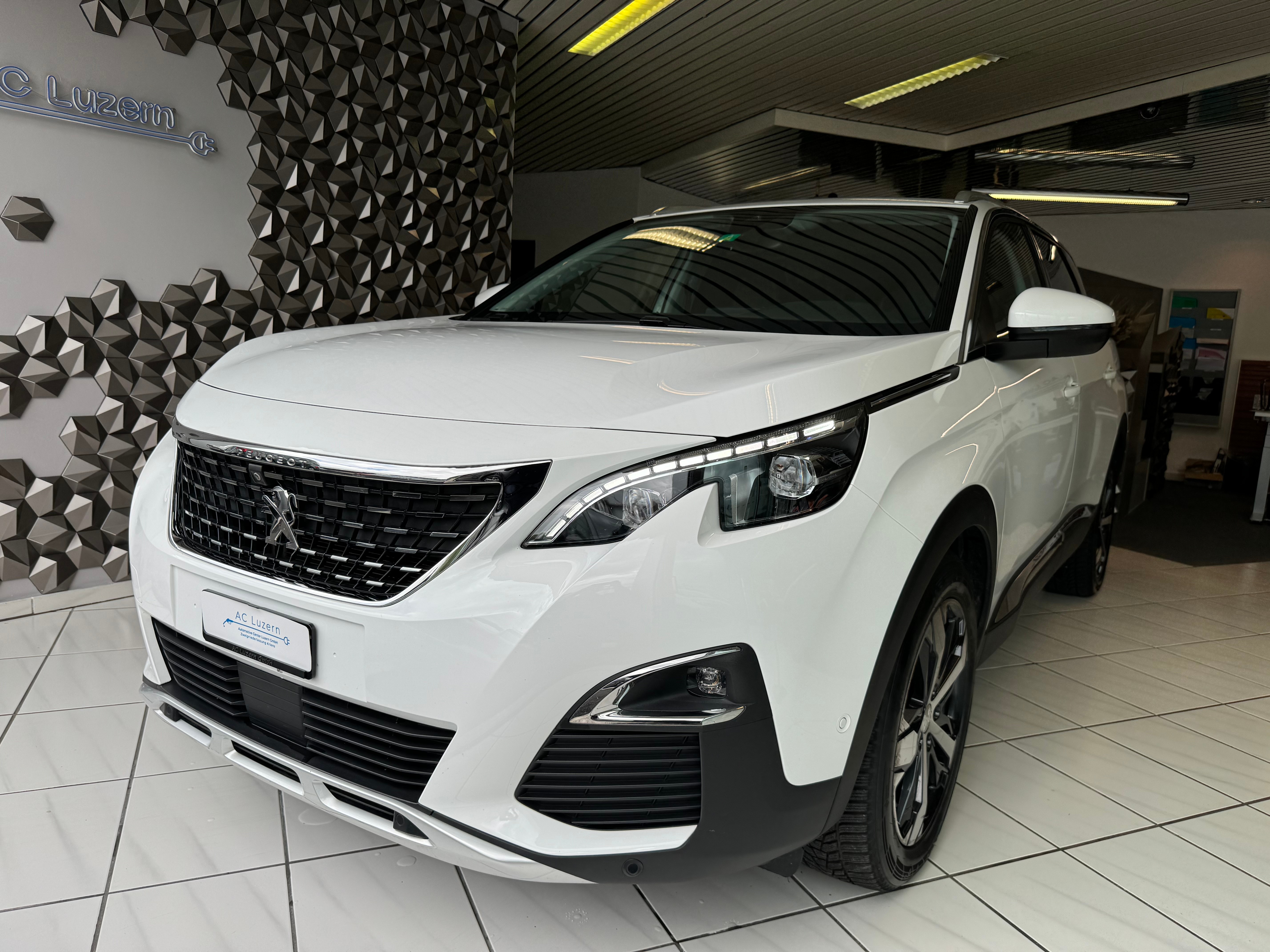 PEUGEOT 5008 1.6 BlueHDi Allure ETA