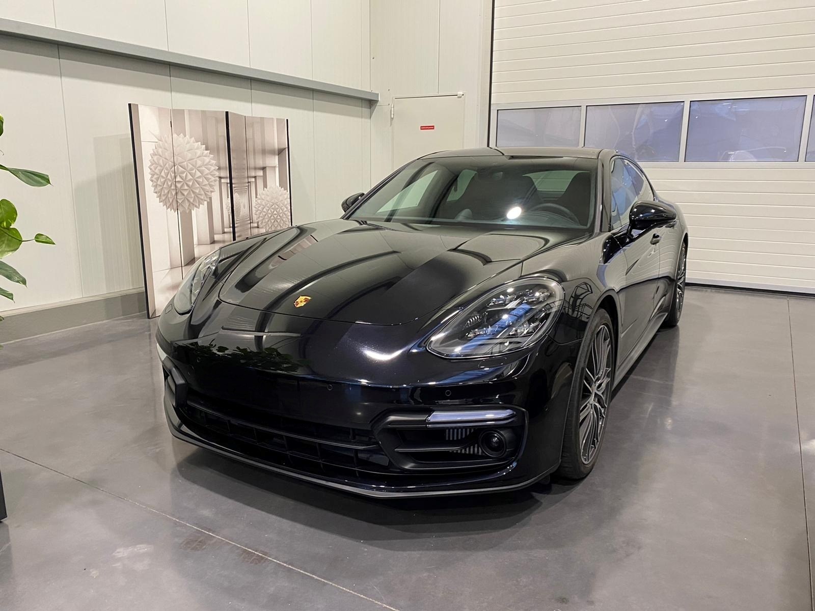 PORSCHE Panamera GTS PDK