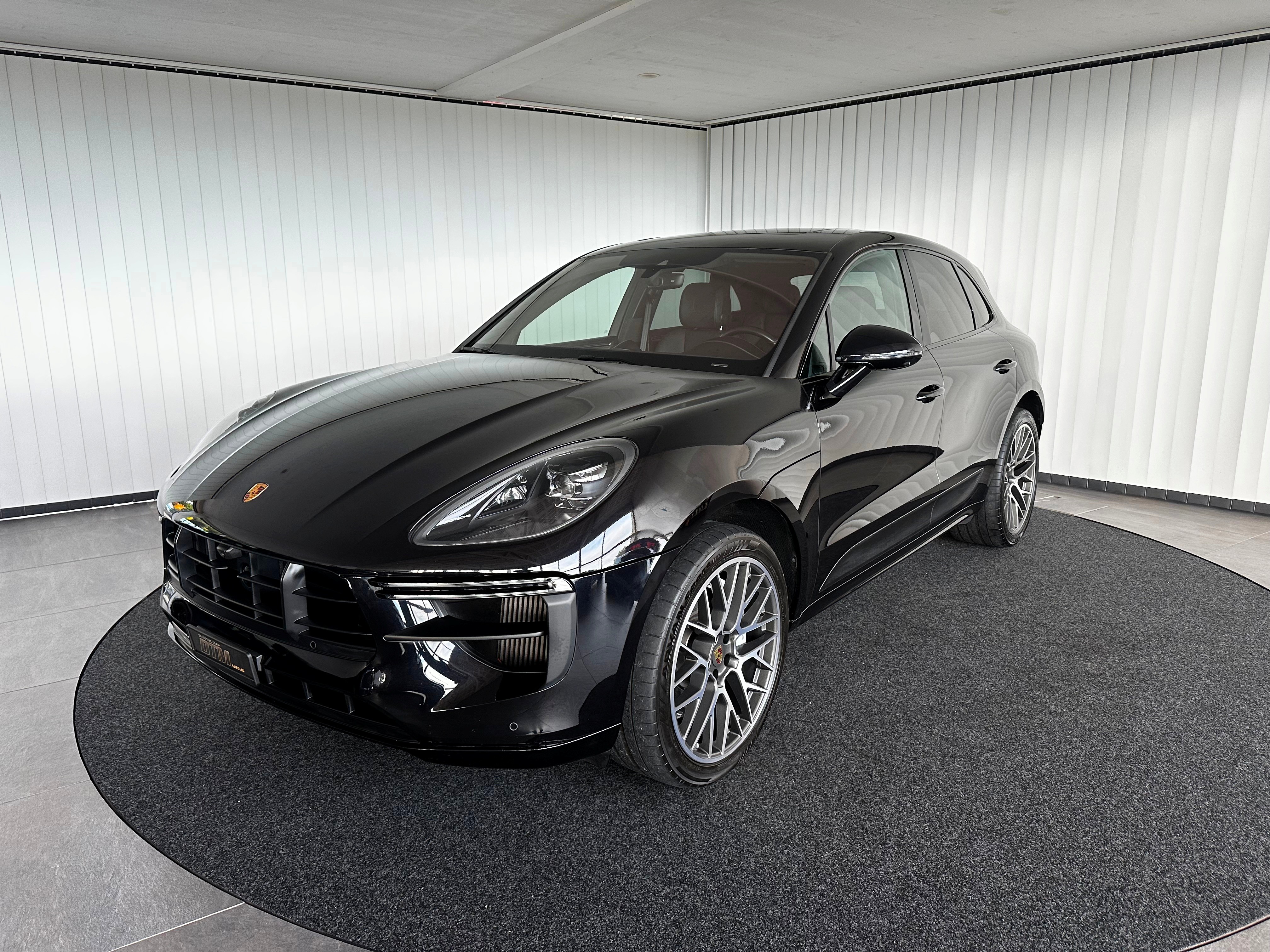 PORSCHE Macan Turbo