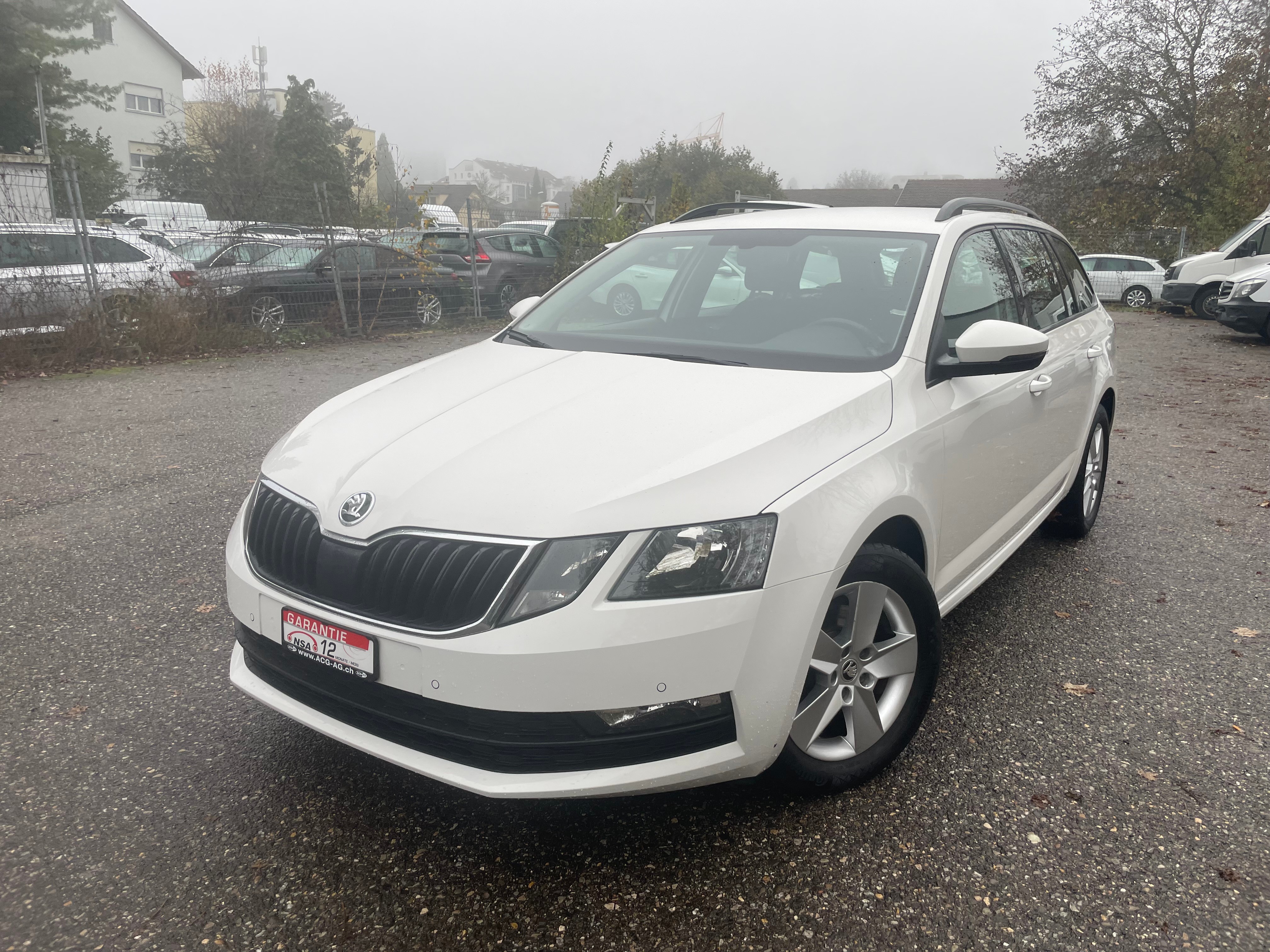 SKODA Octavia Combi 2.0 TDI Ambition DSG * Gr. Navi * Klima--auto * PDC V&H * Tempomat * Ab MFK