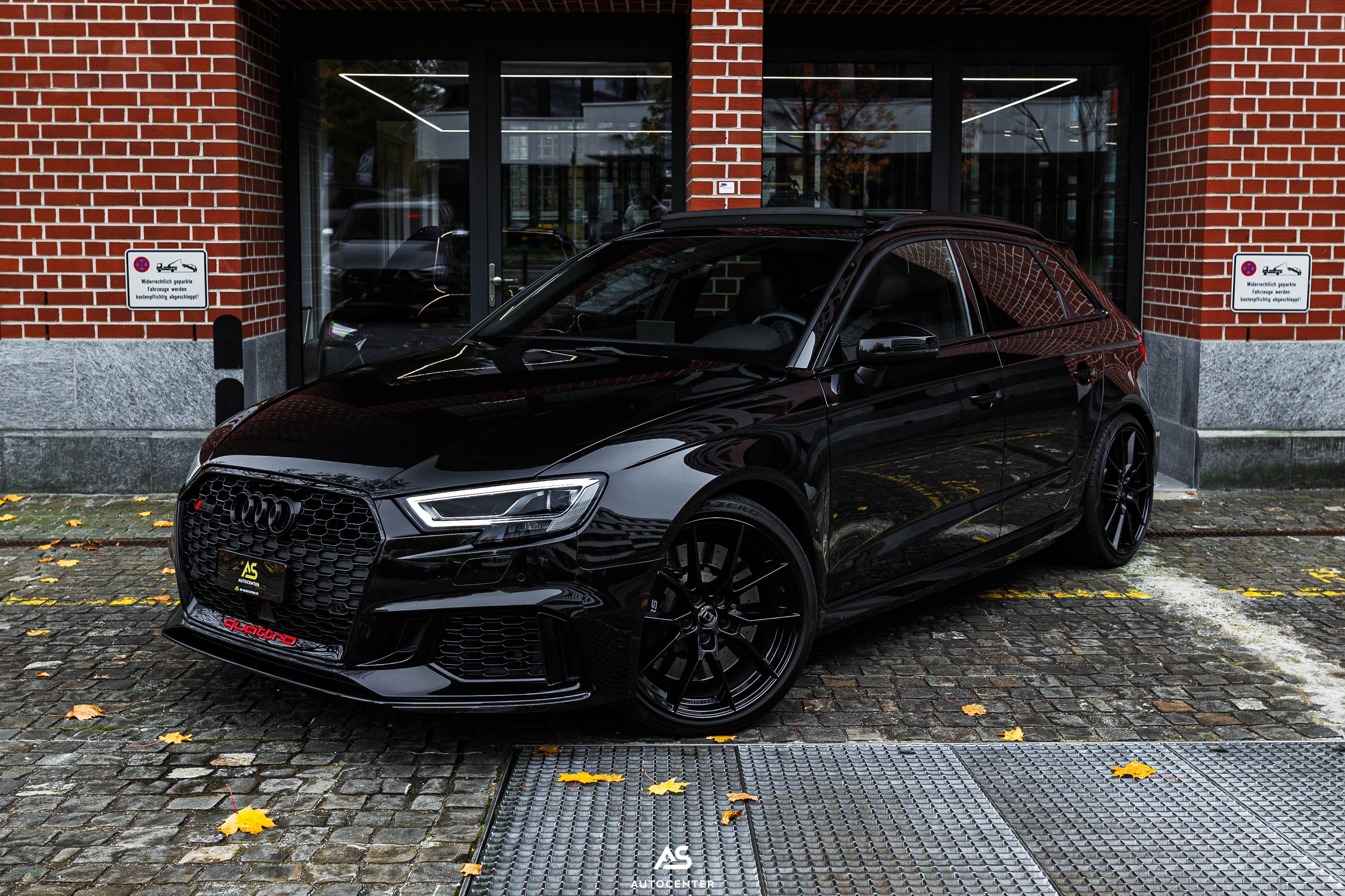 AUDI RS3 SB 2.5 TSI (CH) MYTHOSSCHWARZ | Pano | ACC | B&O