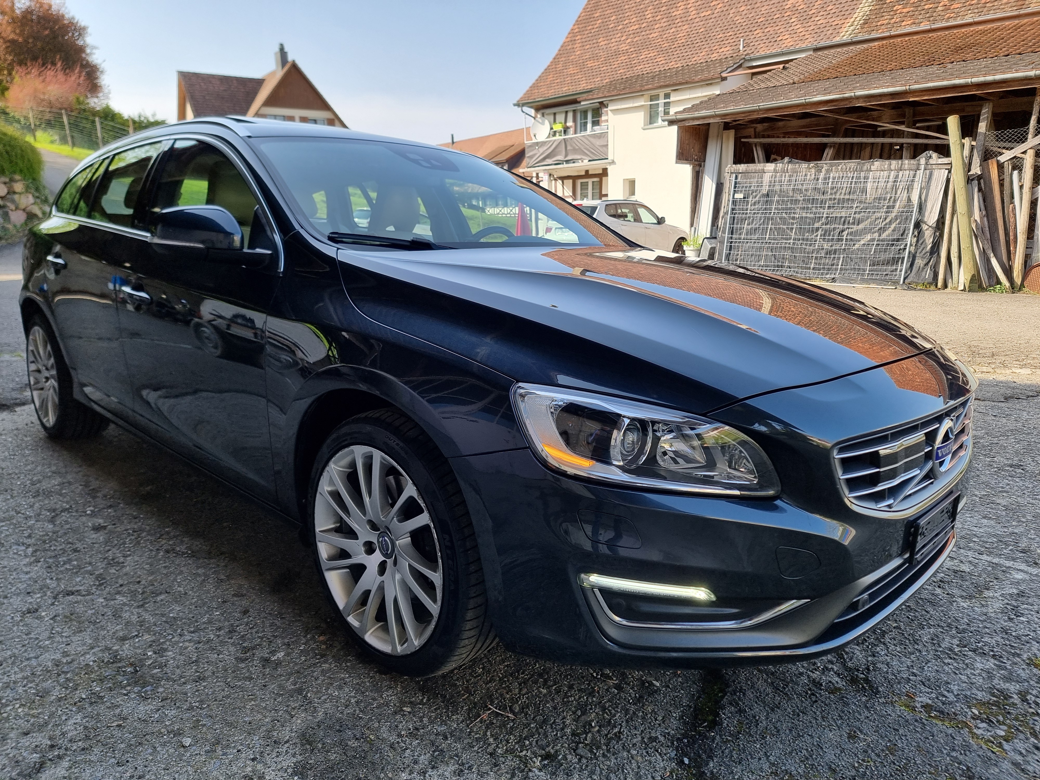 VOLVO V60 D5 AWD Summum Geartronic