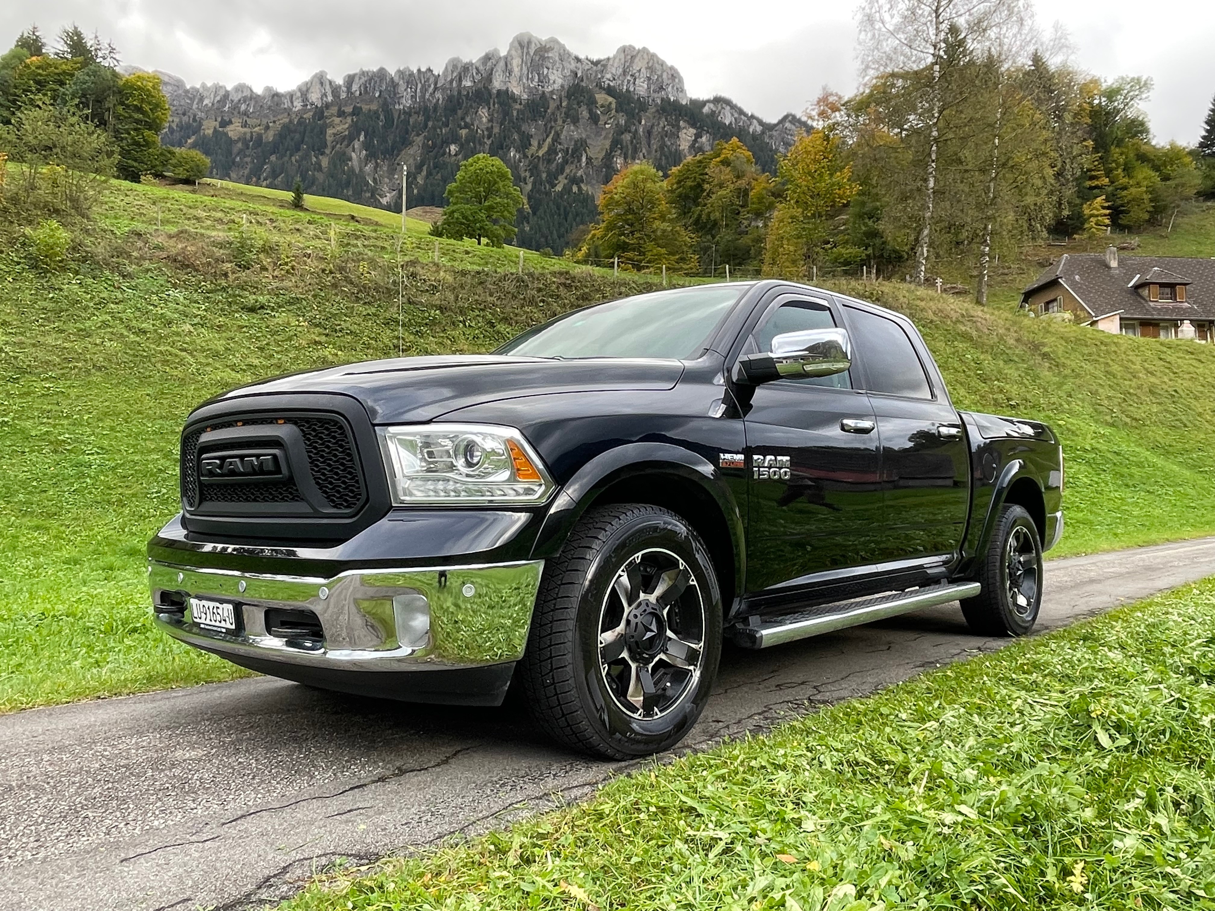 DODGE 5.7 V8 1500 Laramie