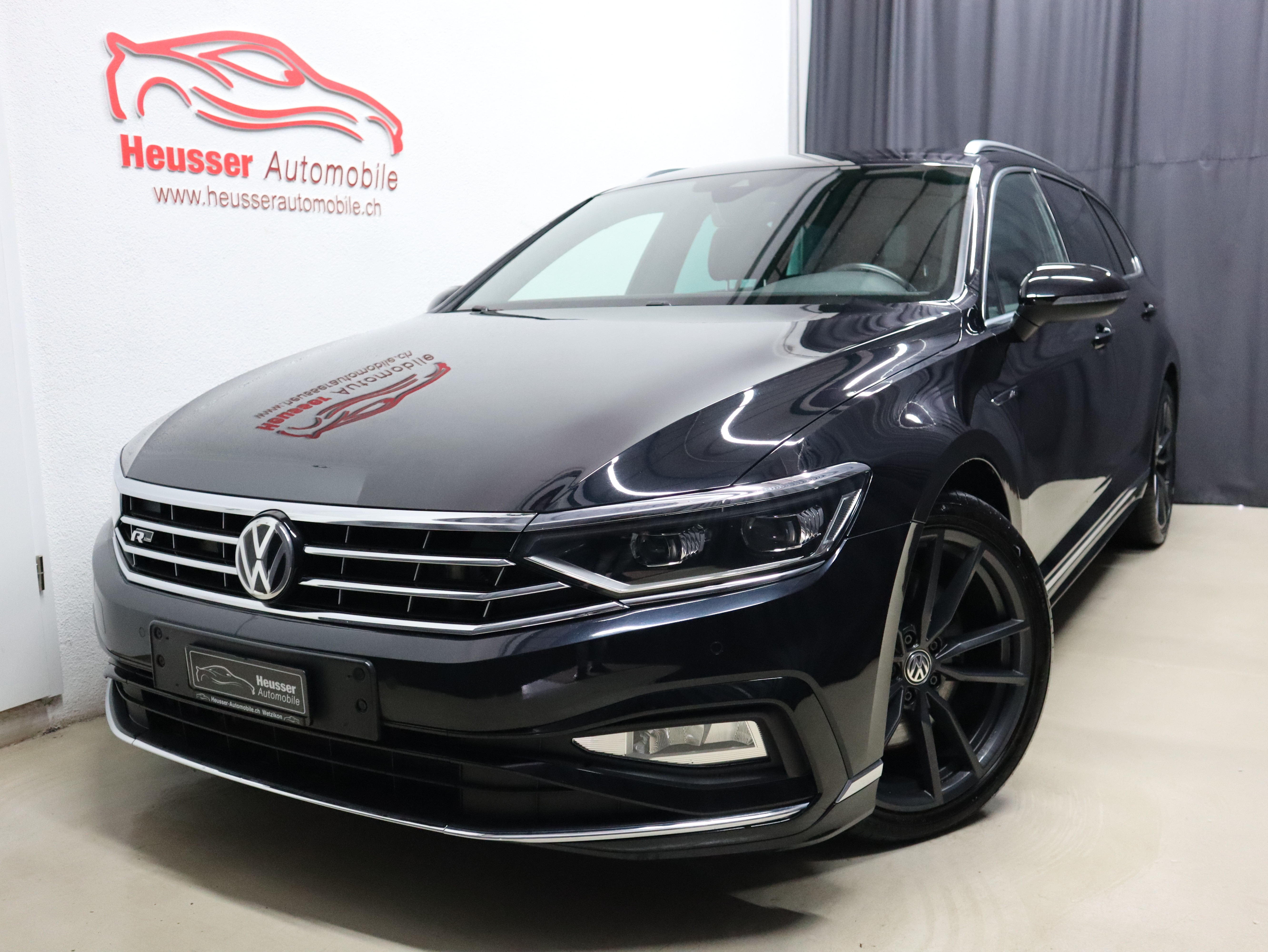 VW Passat 2.0 TDI BMT R-Line Edition 4Motion DSG - Virtual Cockpit - Leder - Standheizung - AHK - 240 PS