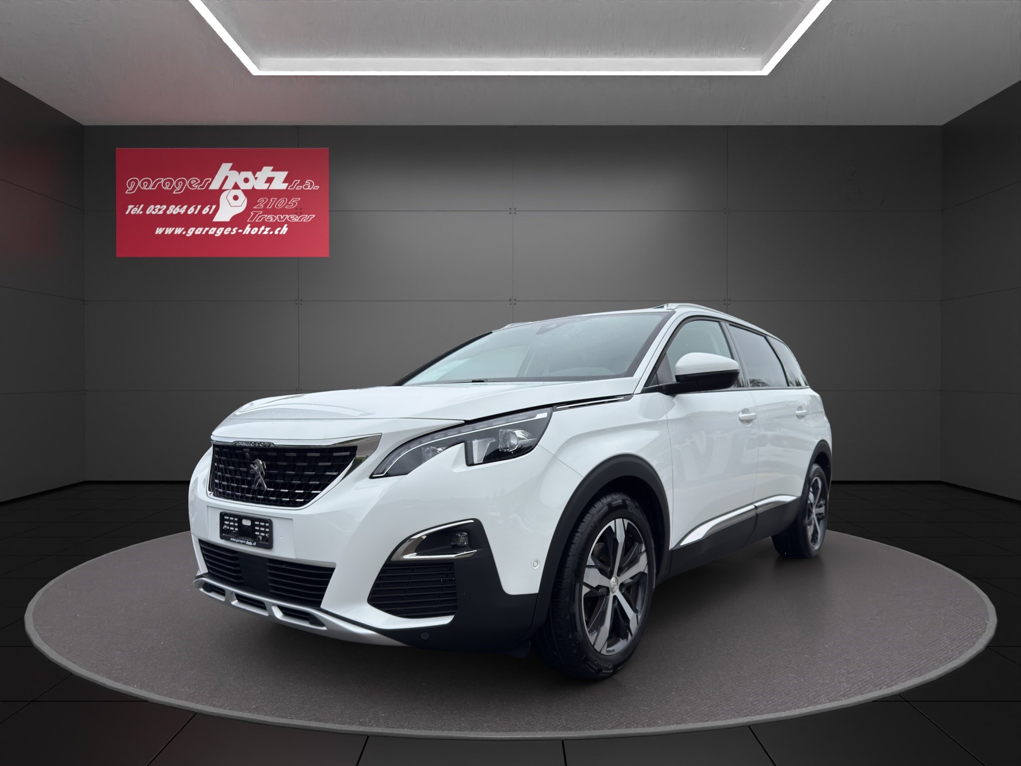 PEUGEOT 5008 1.2 PureTech Allure