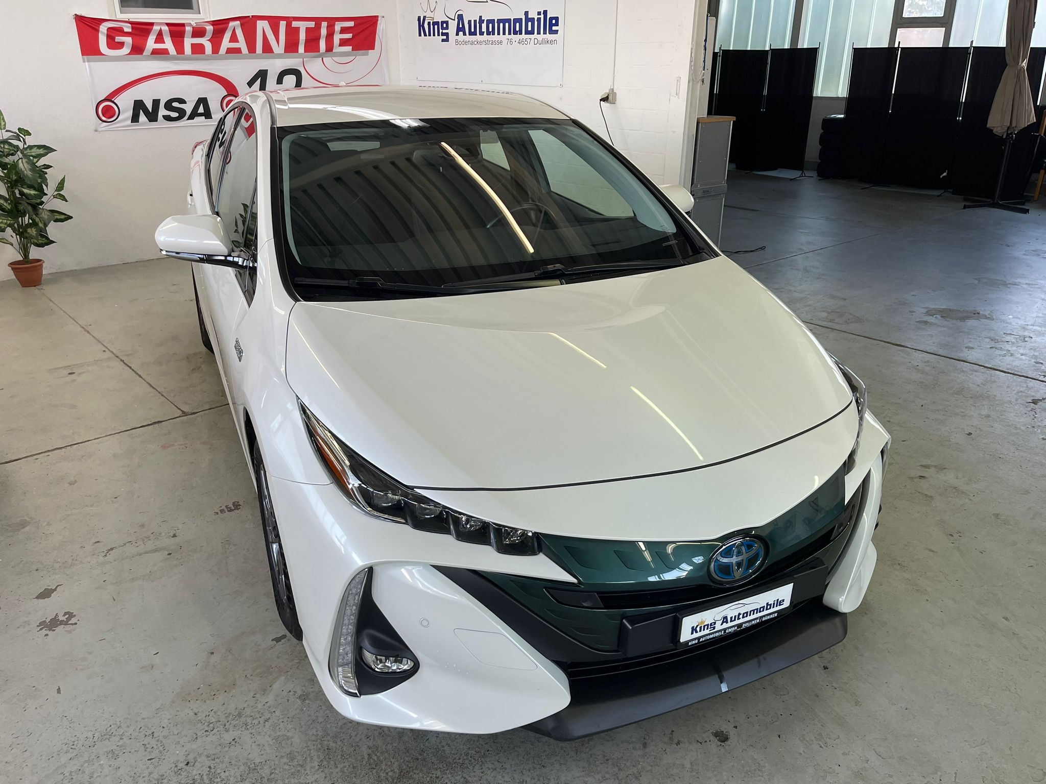 TOYOTA Prius 1.8 VVT-i Plug-in Hybrid Premium