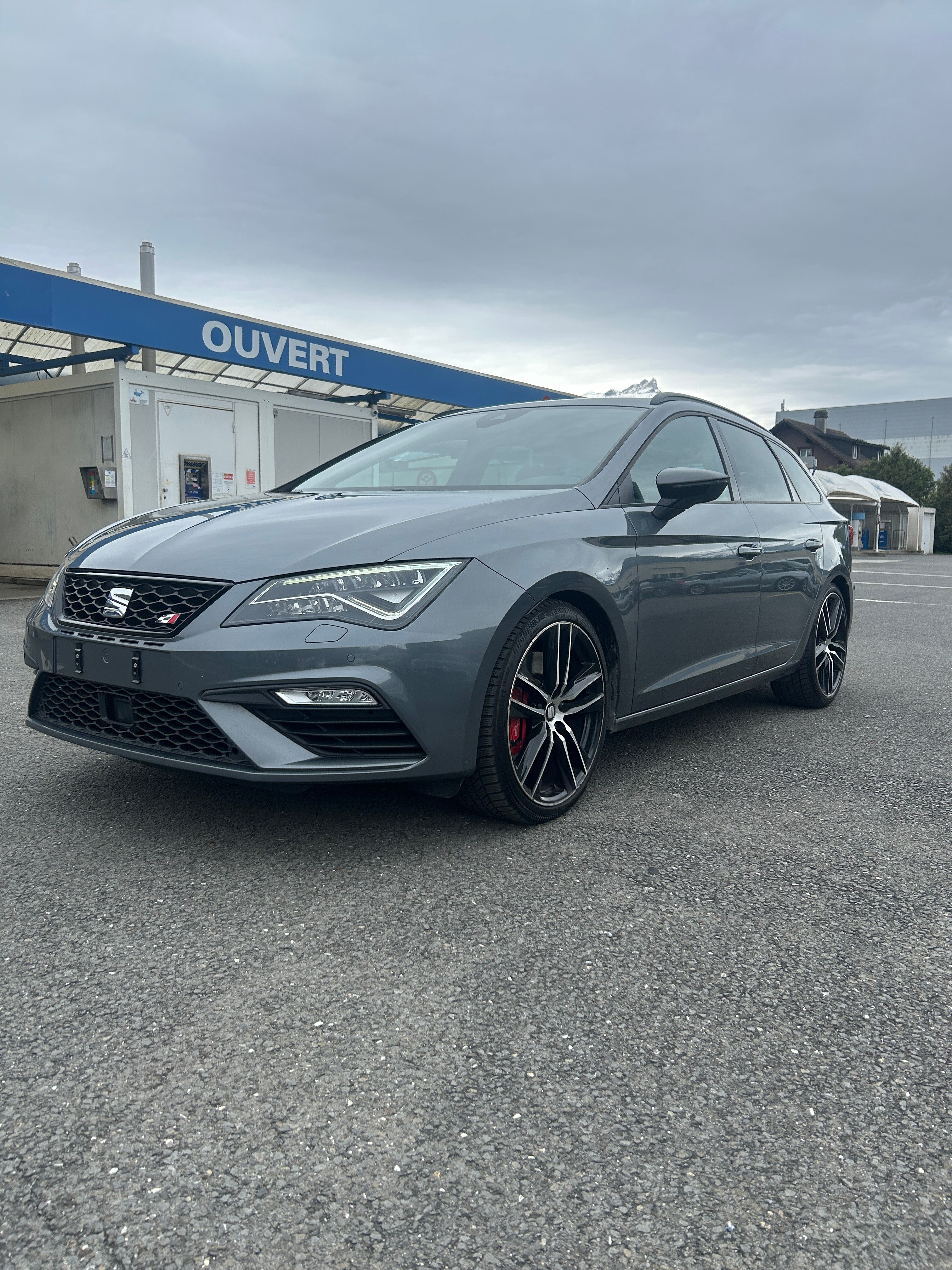 SEAT Leon ST 2.0 TSI Cupra 300 DSG