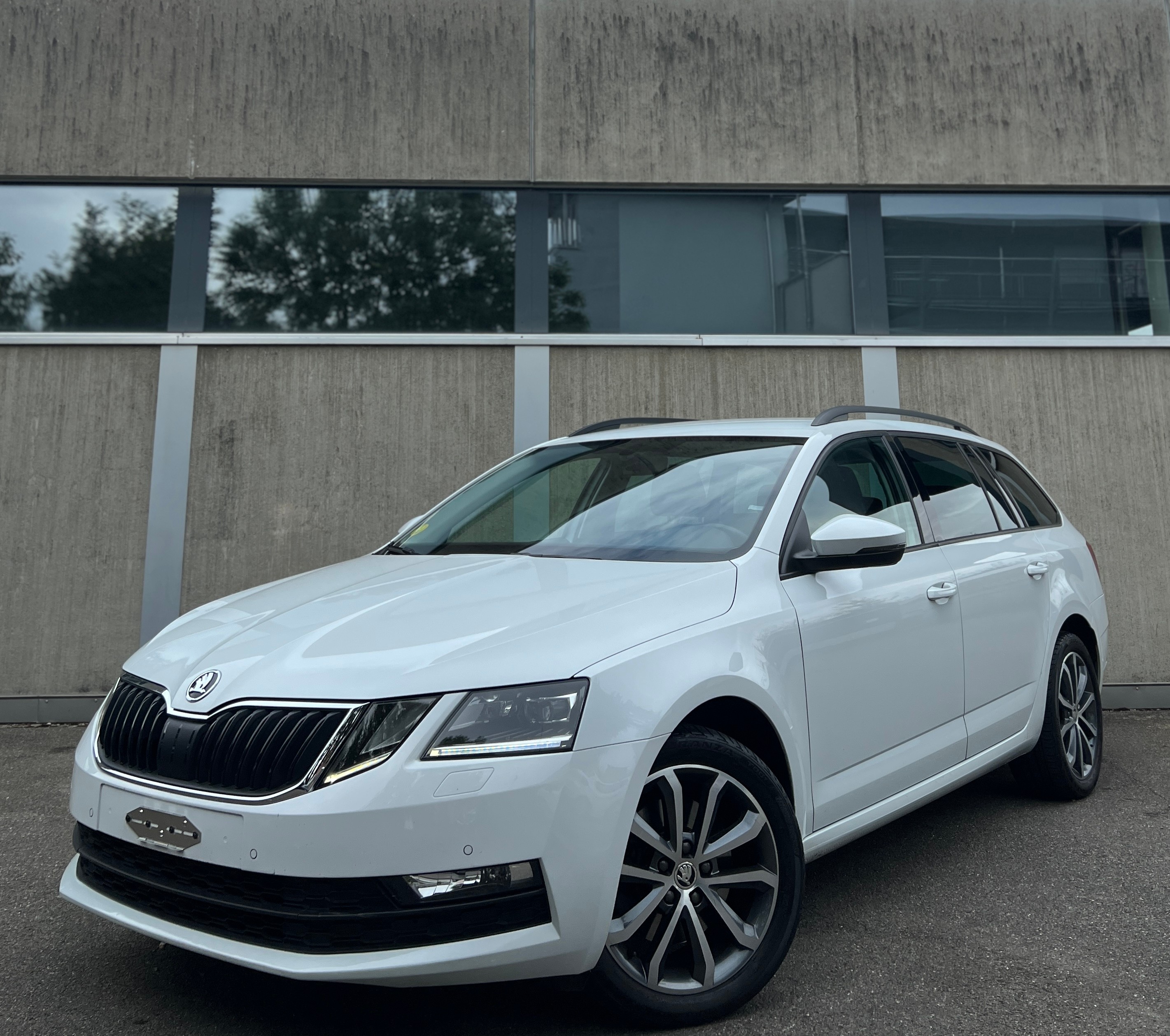 SKODA Octavia Combi 2.0 TDI Swiss Line 25 4x4