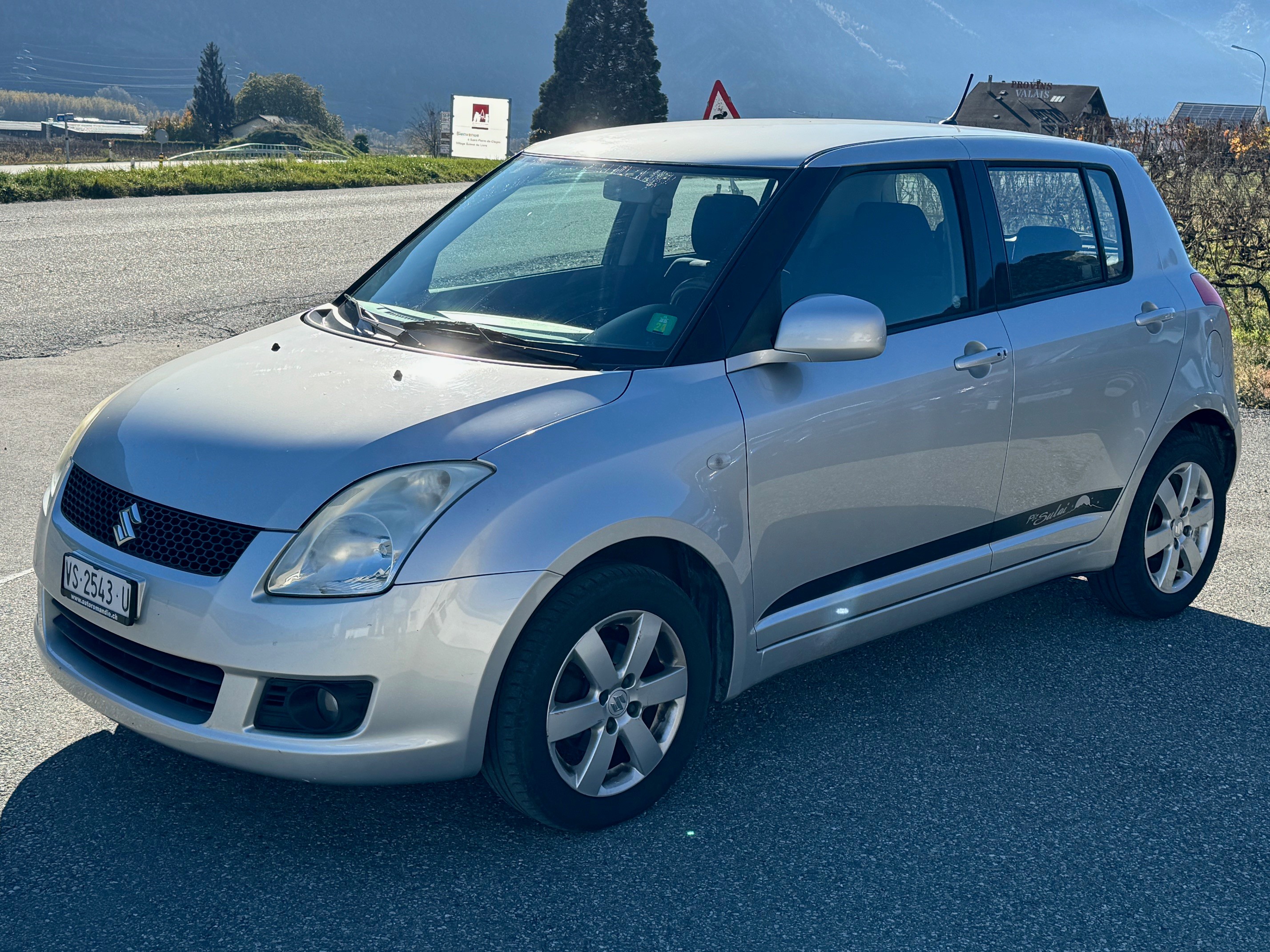 SUZUKI Swift 1.3i 16V GL Top Piz Sulai LE 4x4