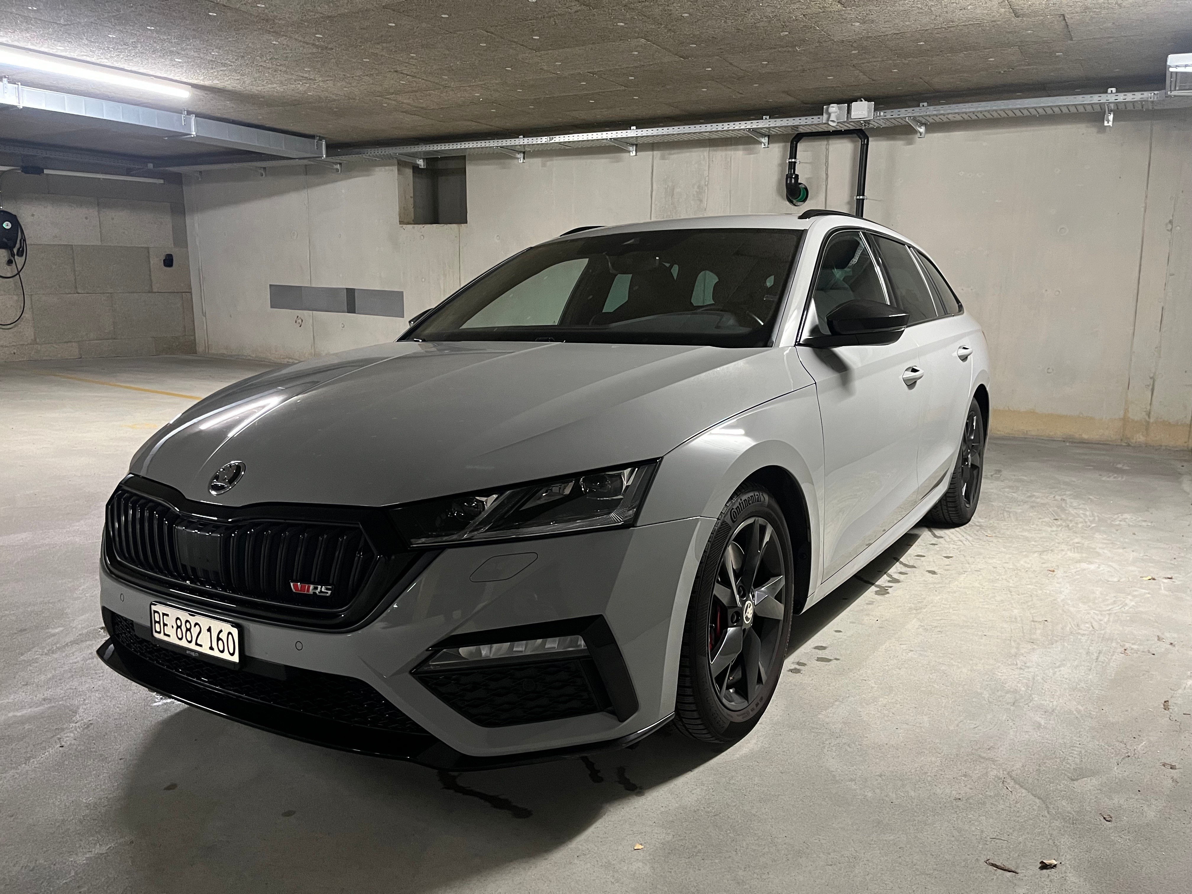 SKODA Octavia Combi 2.0 TSI DSG RS