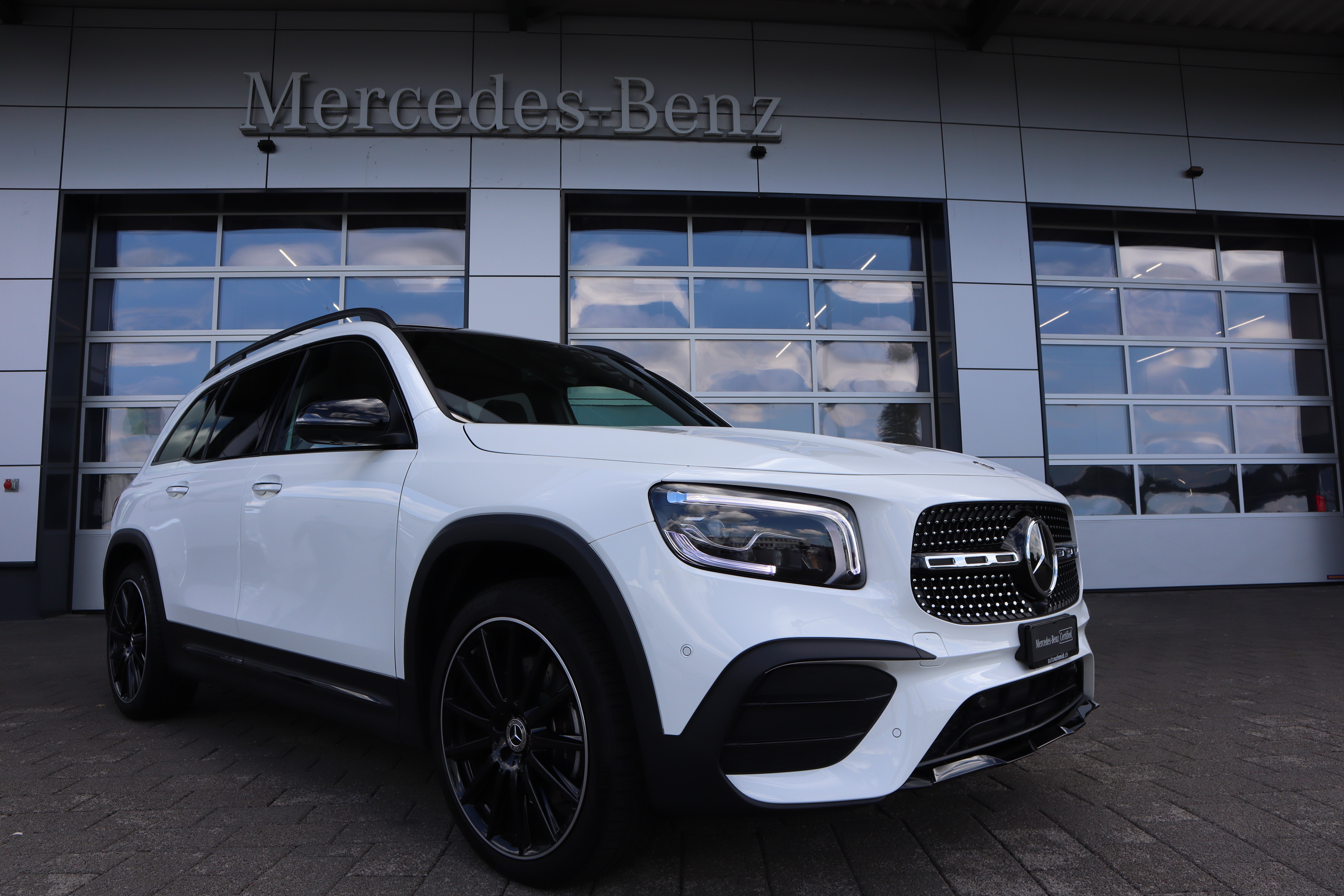 MERCEDES-BENZ GLB 250 4Matic AMG Line 8G-Tronic