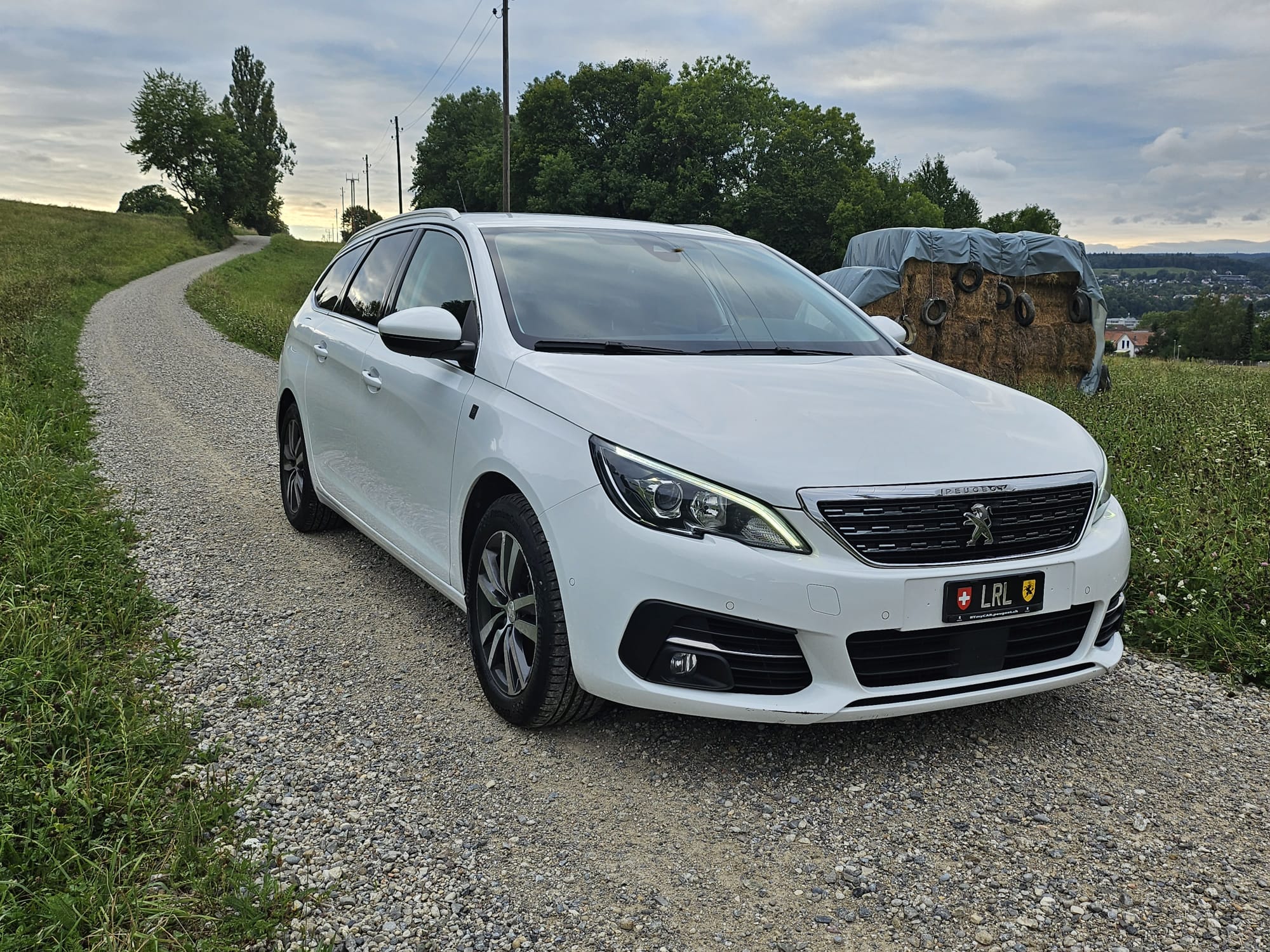 PEUGEOT 308 SW 1.5 BlueHDI Tech Edition EAT8