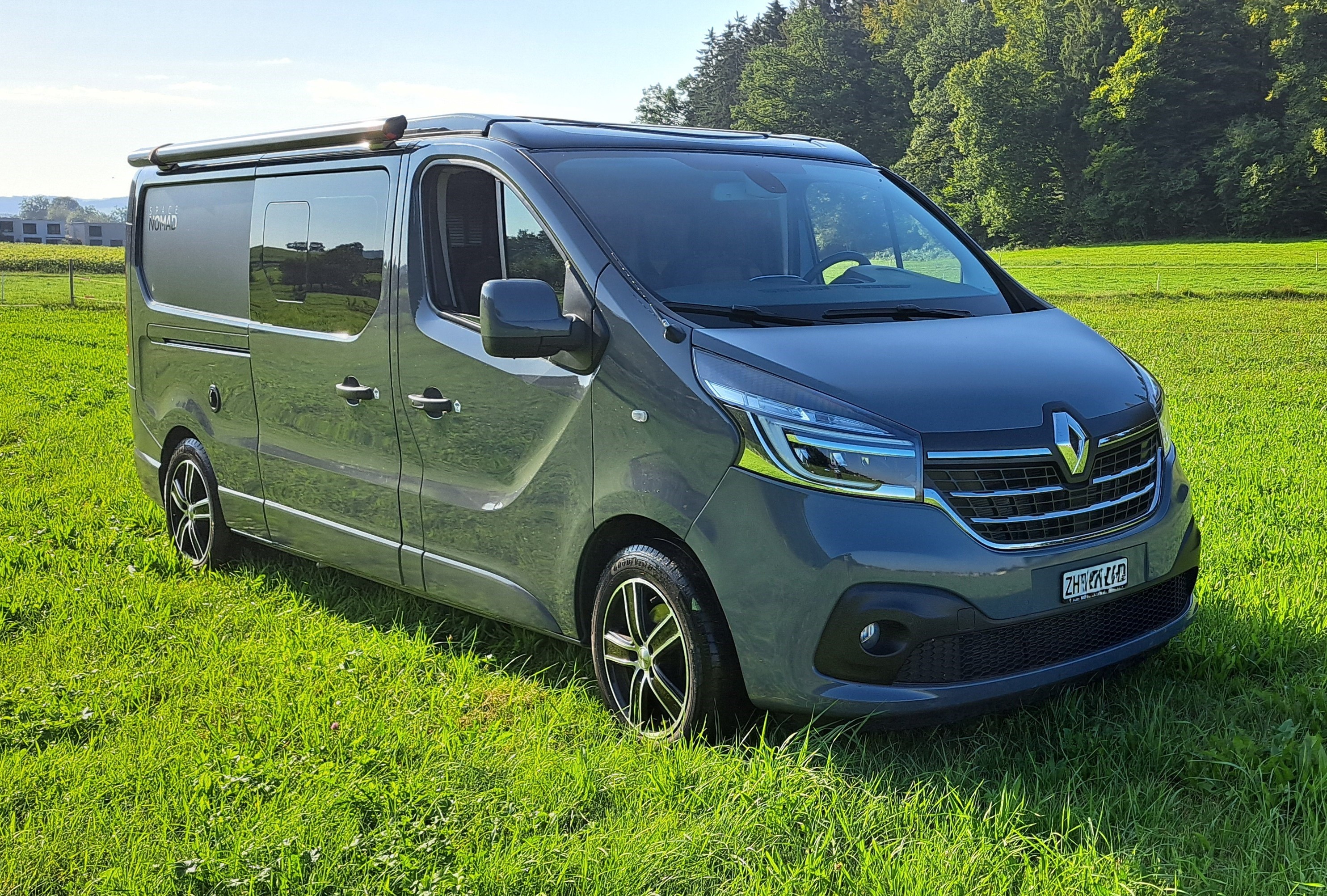 RENAULT Trafic Blue dCi 170 EDC Grand Spacenomad