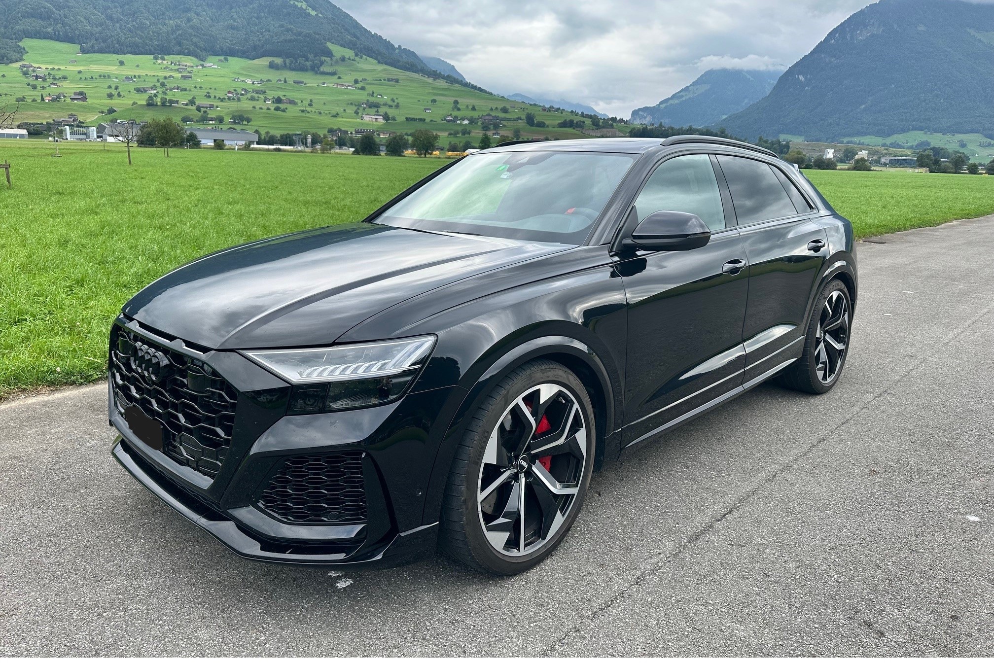 AUDI RSQ8 quattro tiptronic