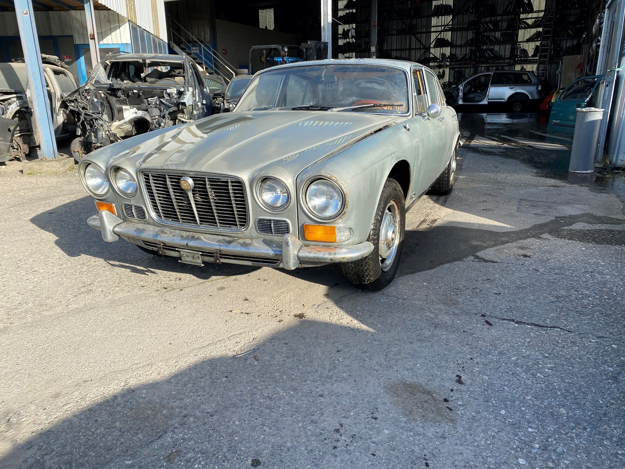 JAGUAR XJ 6