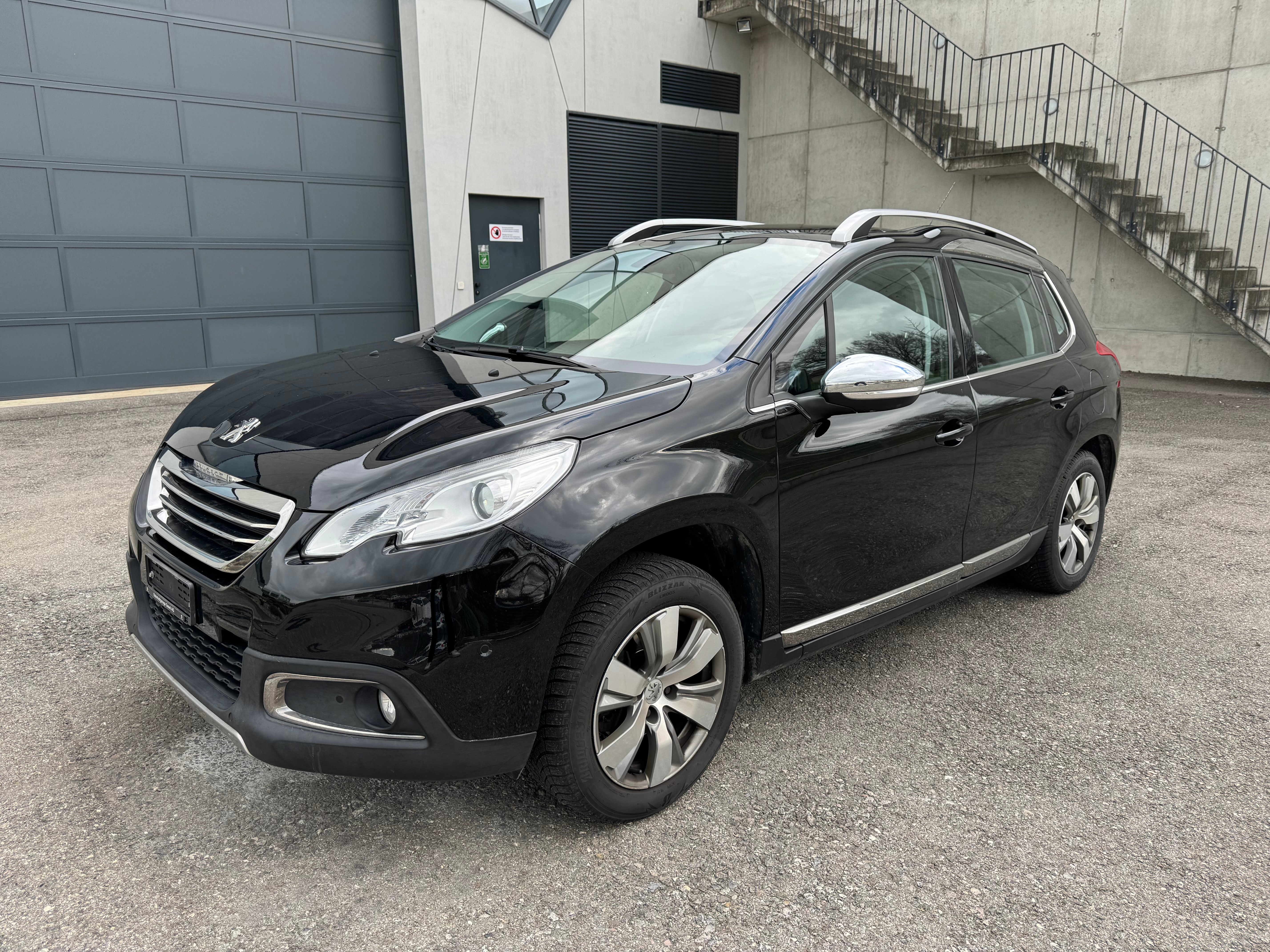 PEUGEOT 2008 1.2 PureTech Allure