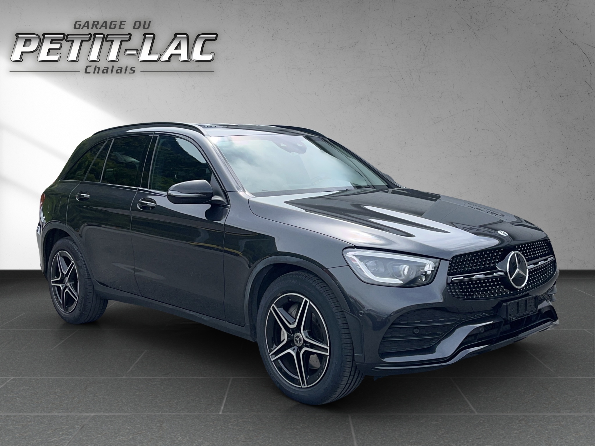 MERCEDES-BENZ GLC 300 AMG Line 4Matic 9G-Tronic