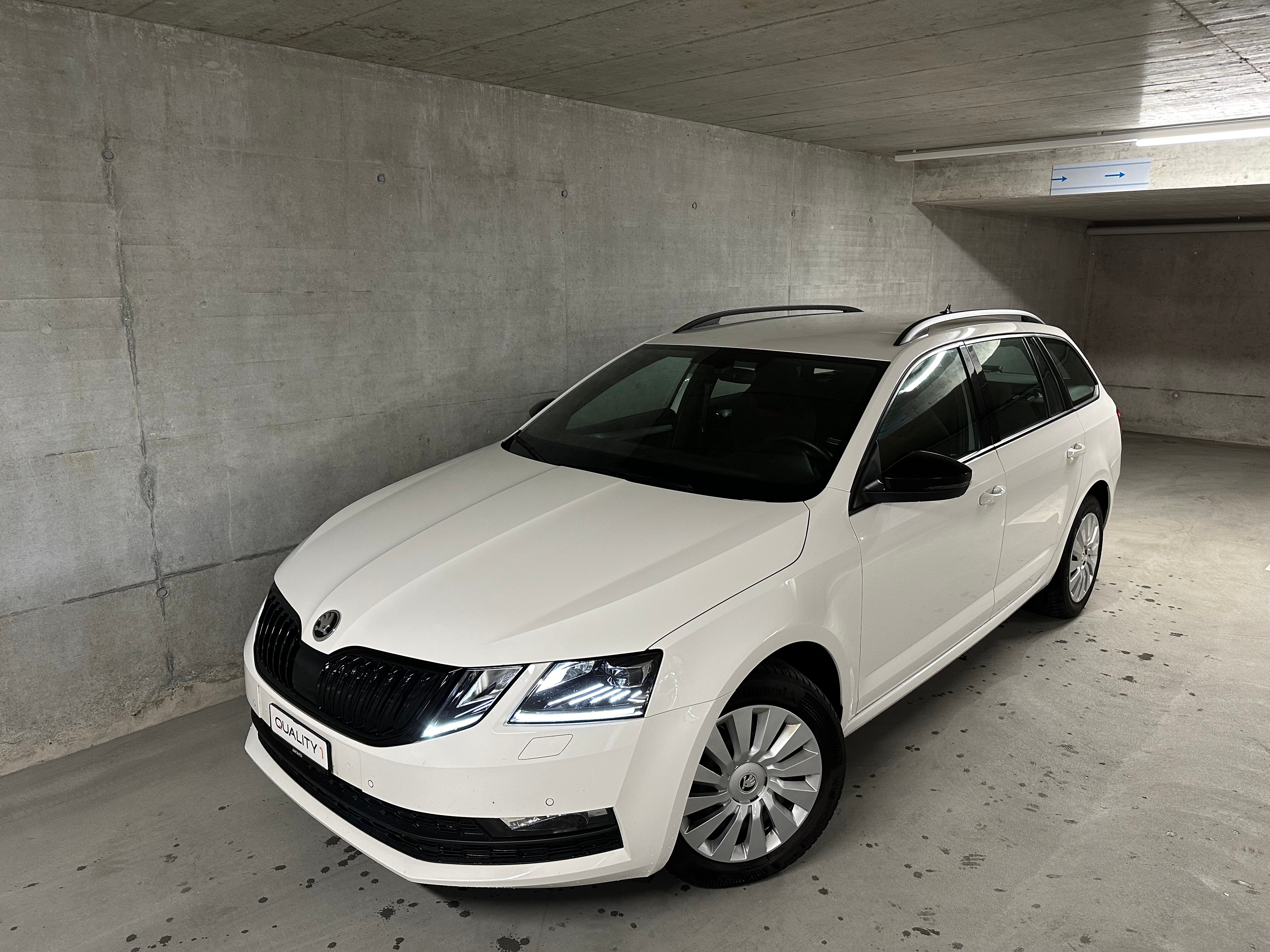 SKODA Octavia Combi 2.0 TDI Ambition DSG