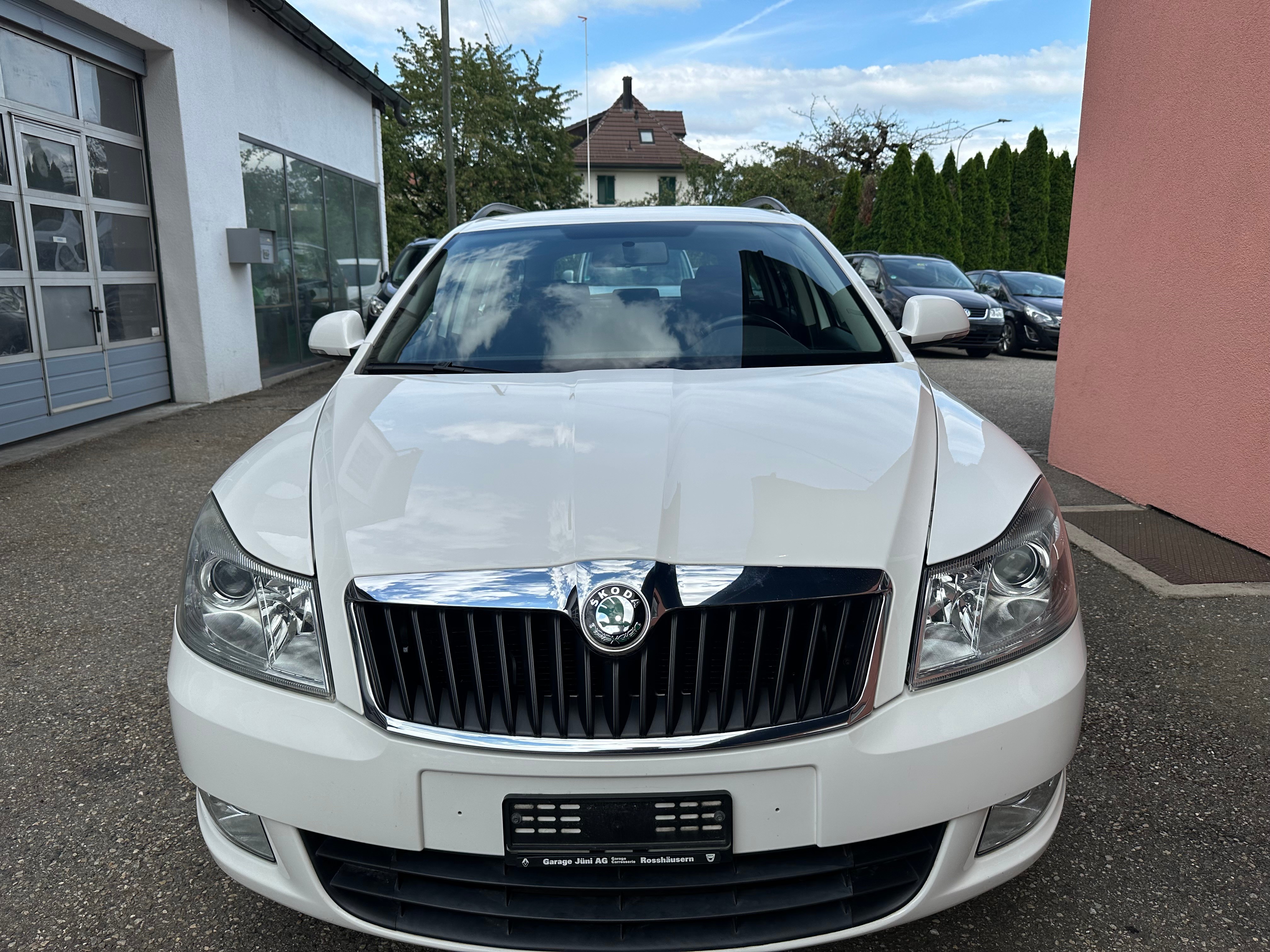 SKODA Octavia Combi 1.6 TDI Elegance DSG