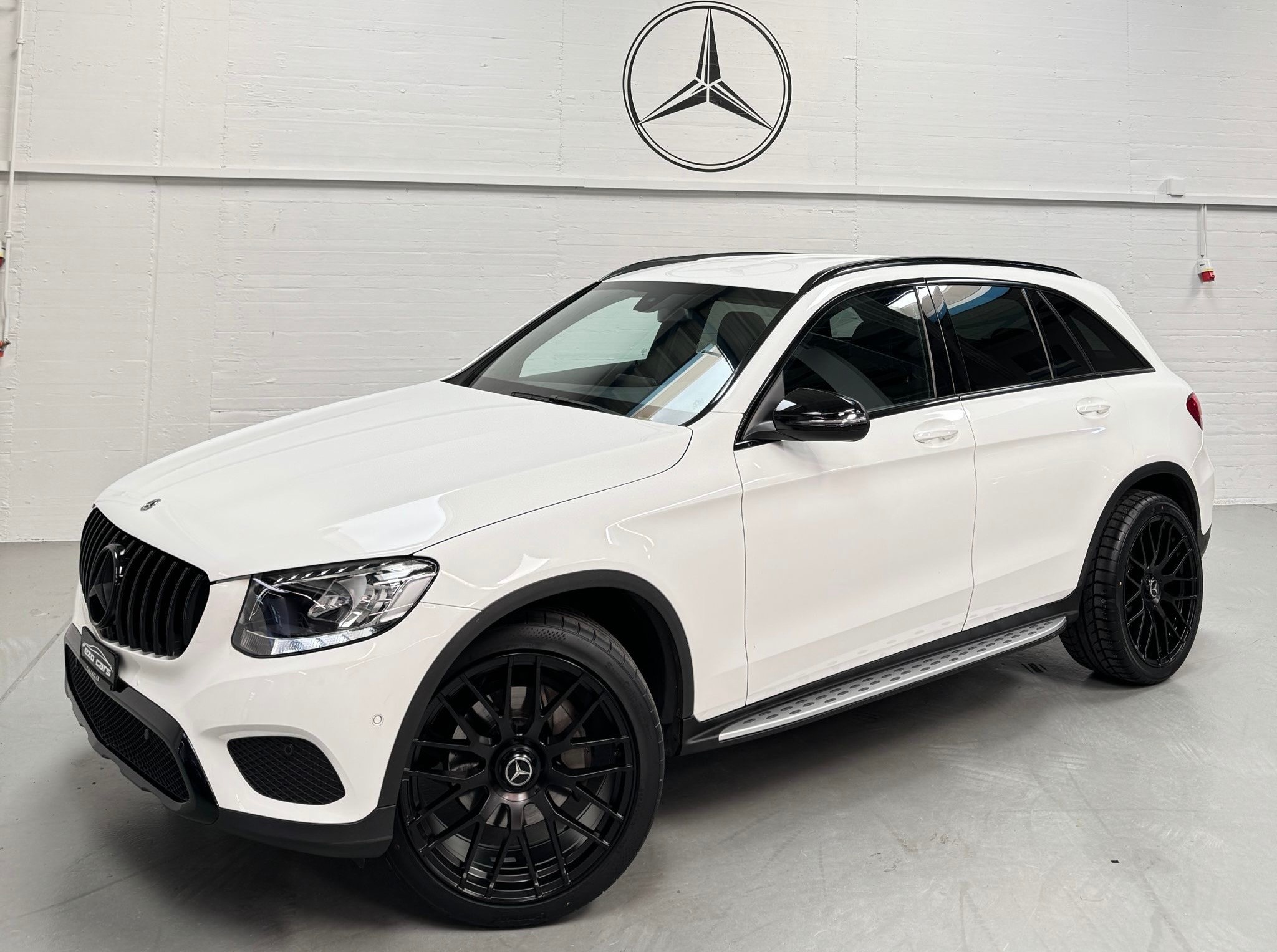 MERCEDES-BENZ GLC 250 Exclusive Limited White Black Performance 4Matic 9G-Tronic