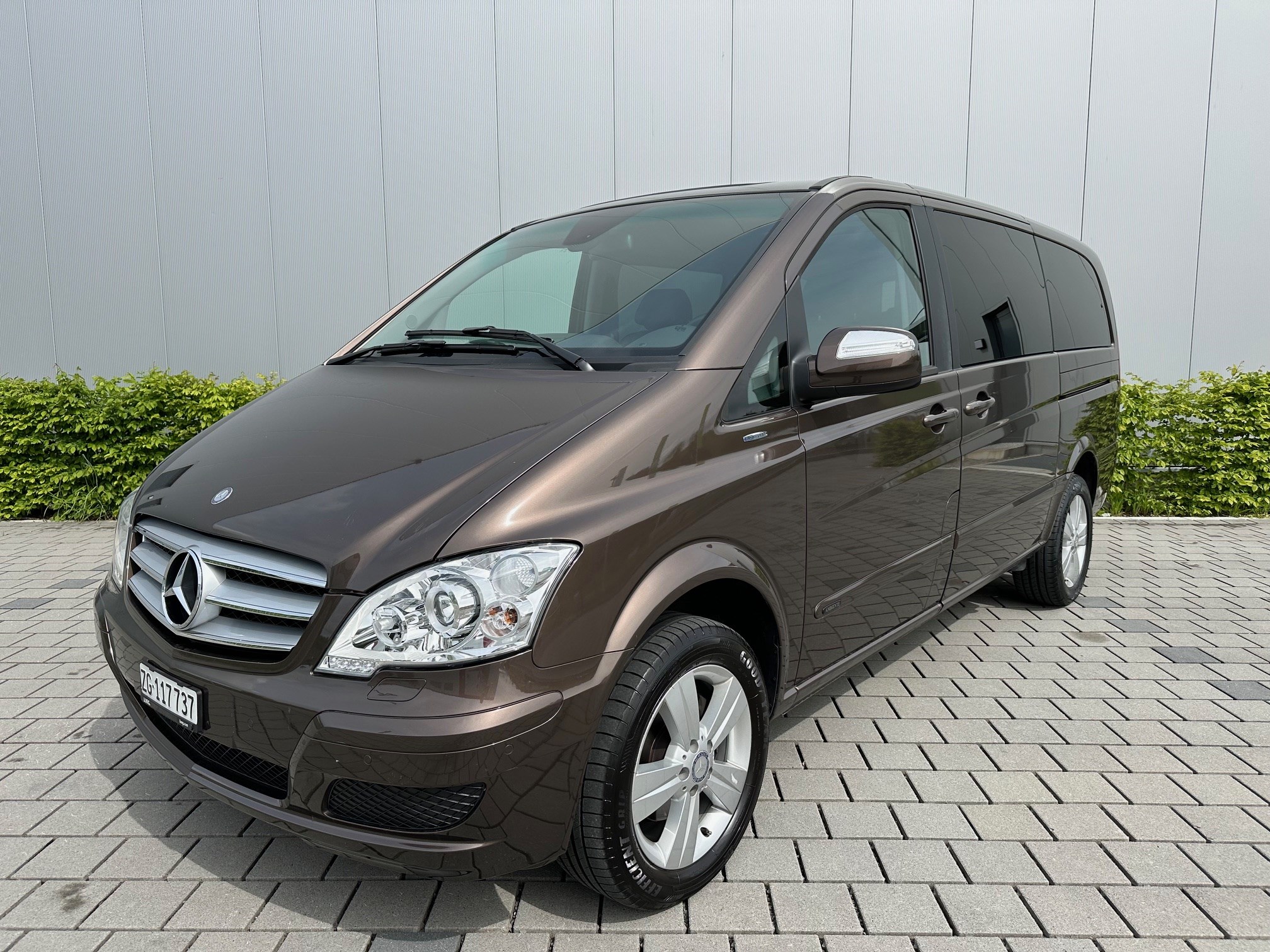 MERCEDES-BENZ Viano 2.2 CDI Blue Eff. Ambiente Ed. L 4Matic A 8 Plätze