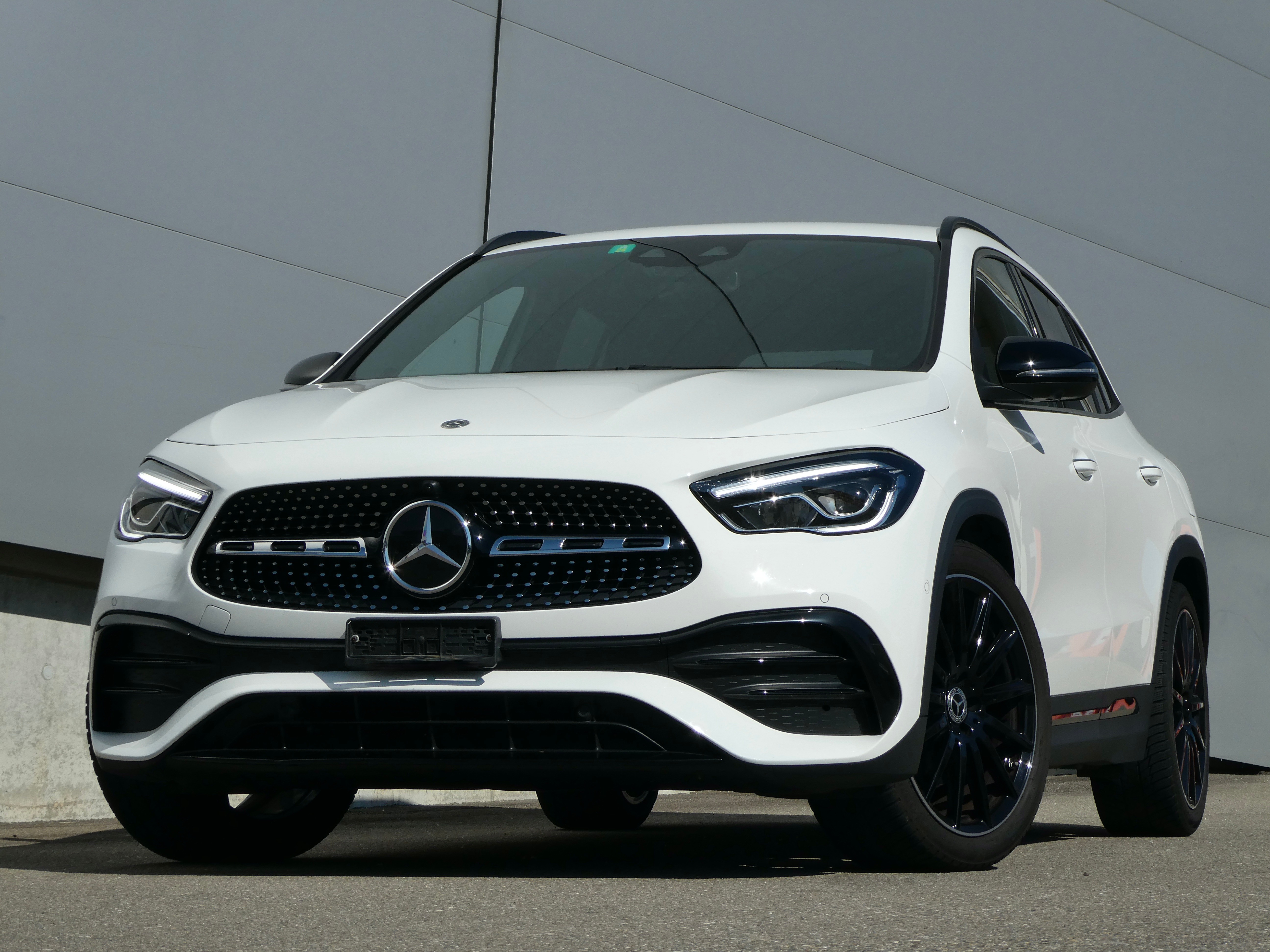 MERCEDES-BENZ GLA 200 AMG Line 7G-DCT