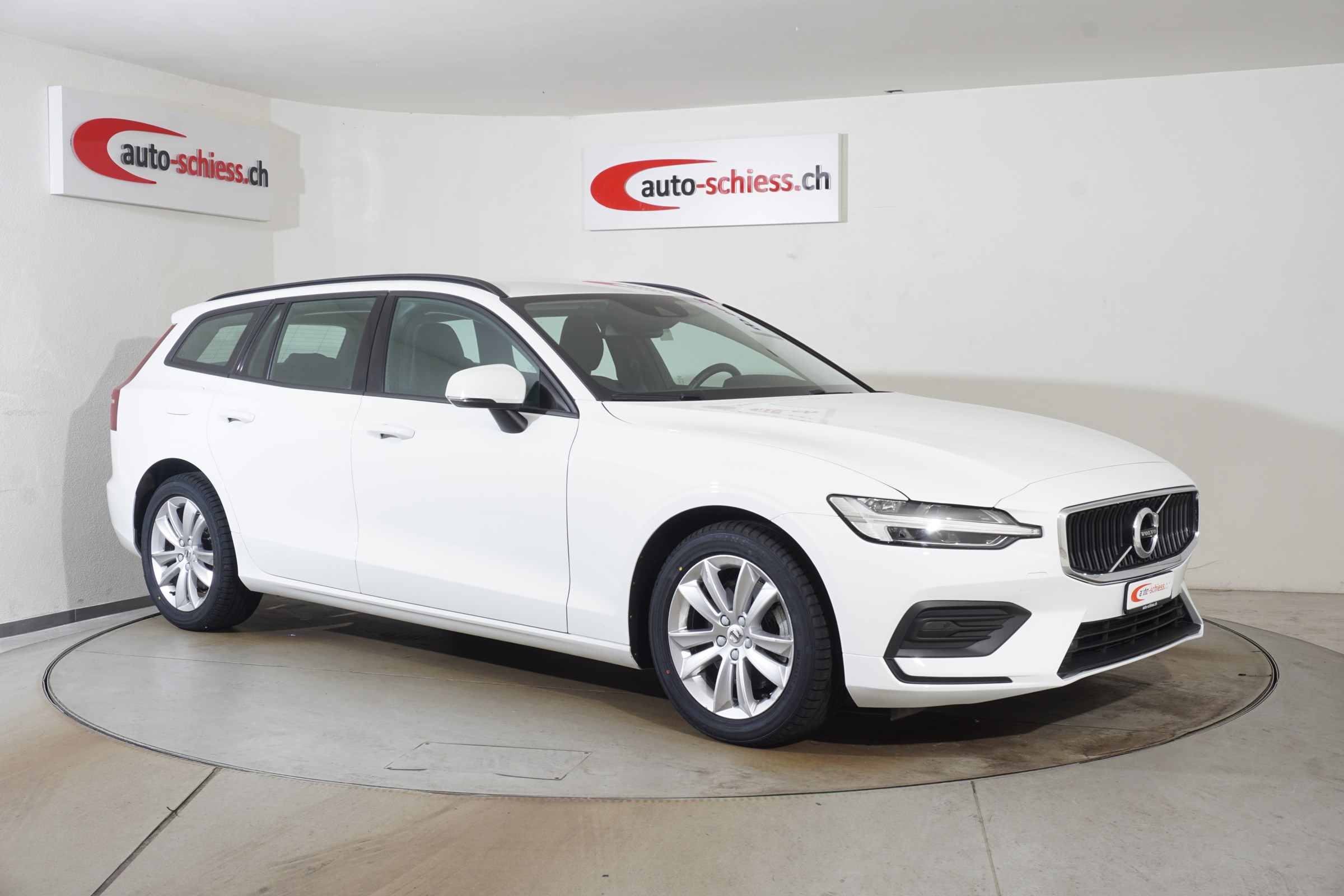 VOLVO V60 B4 Diesel Momentum Geartronic