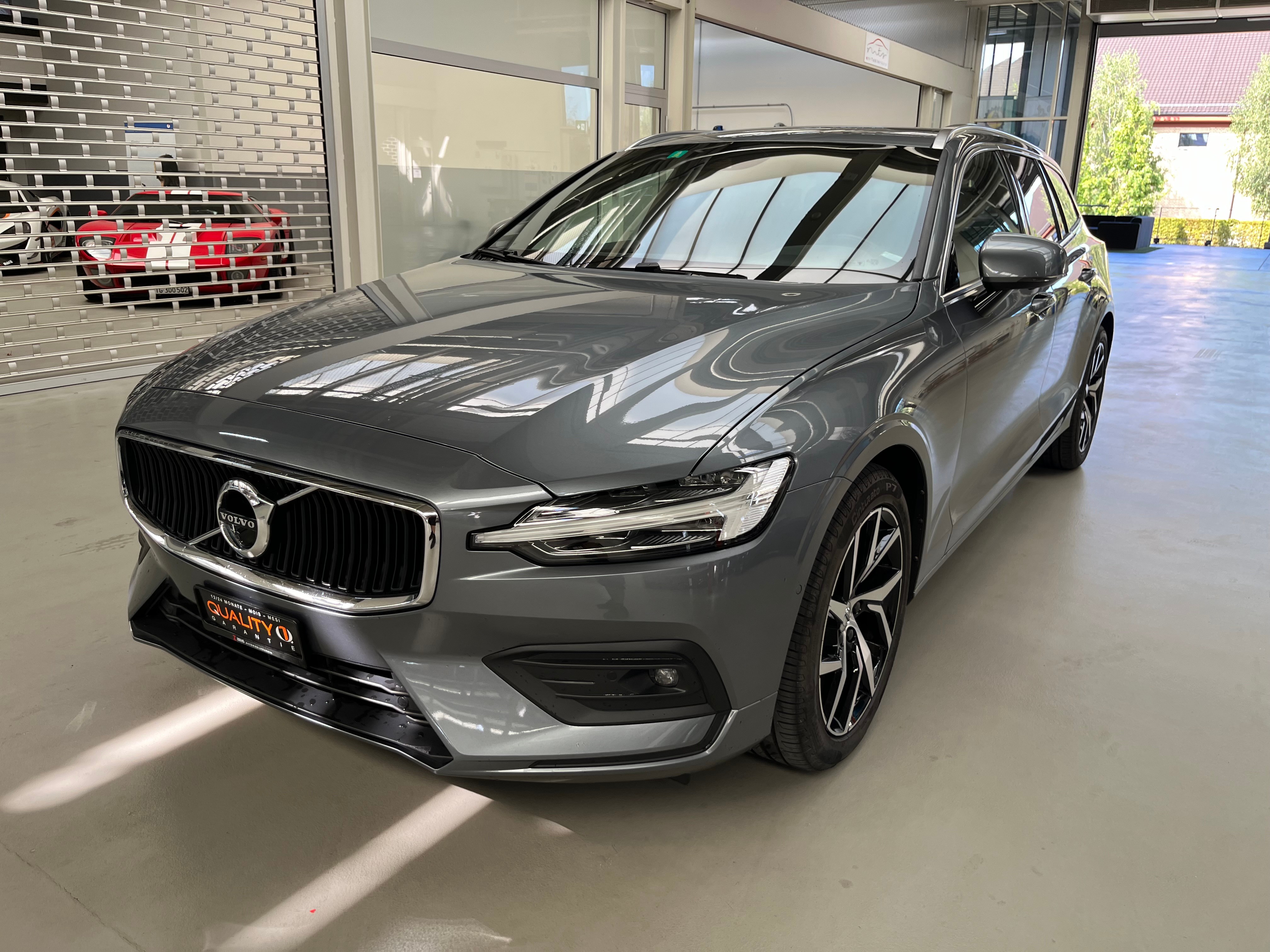 VOLVO V60 D4 Momentum Geartronic