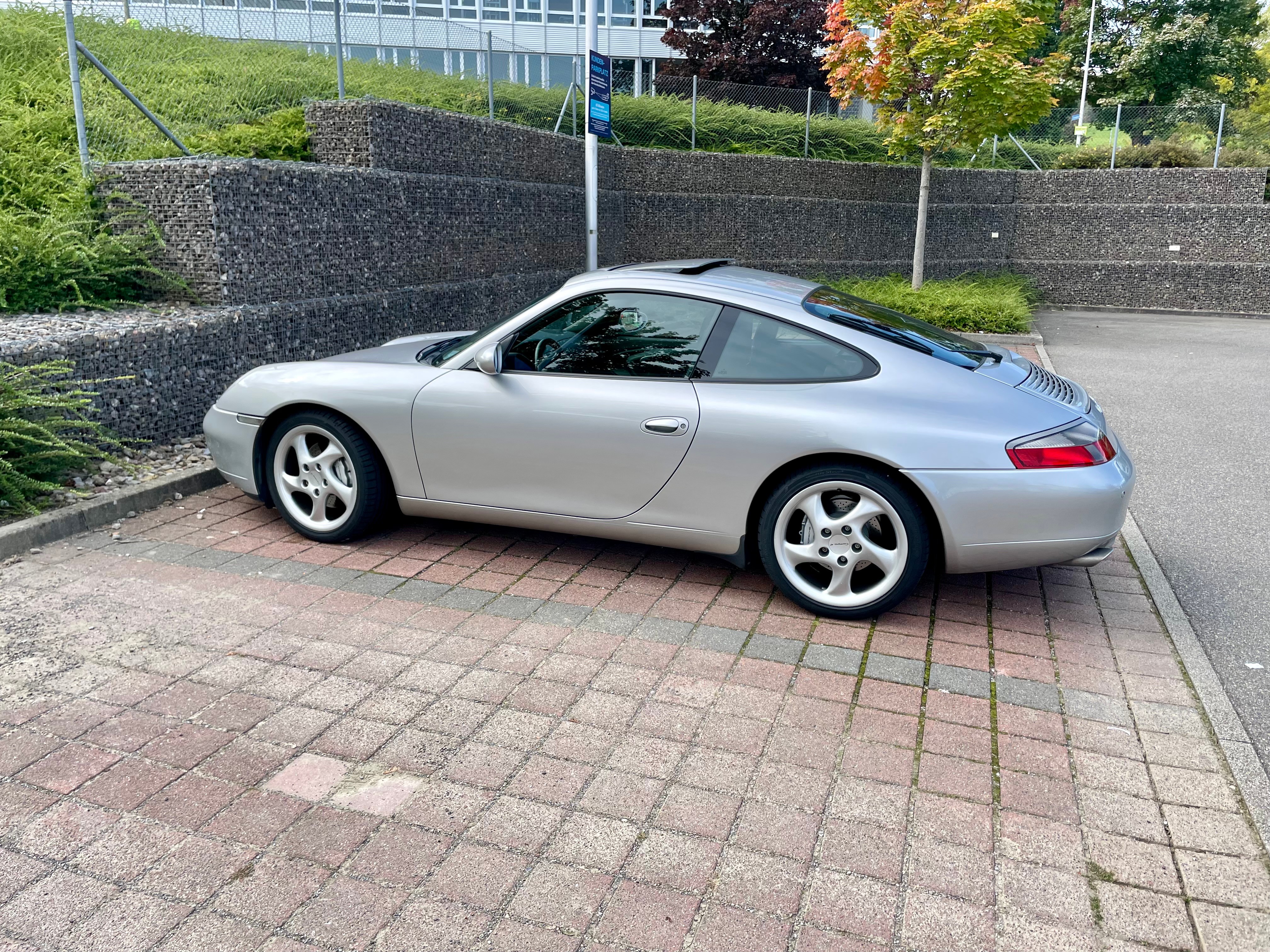 PORSCHE Porsche Carrera 4