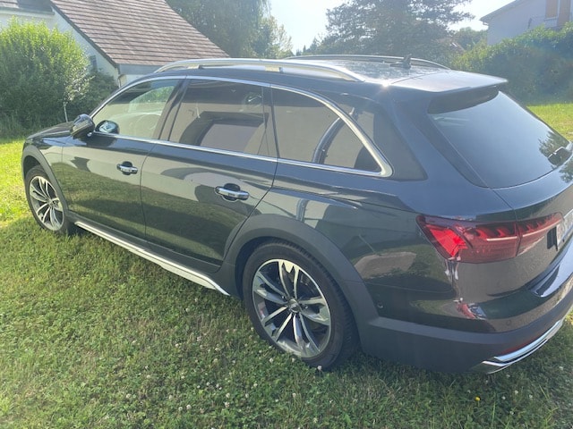 AUDI A4 allroad 40 TDI Attraction quattro tiptronic