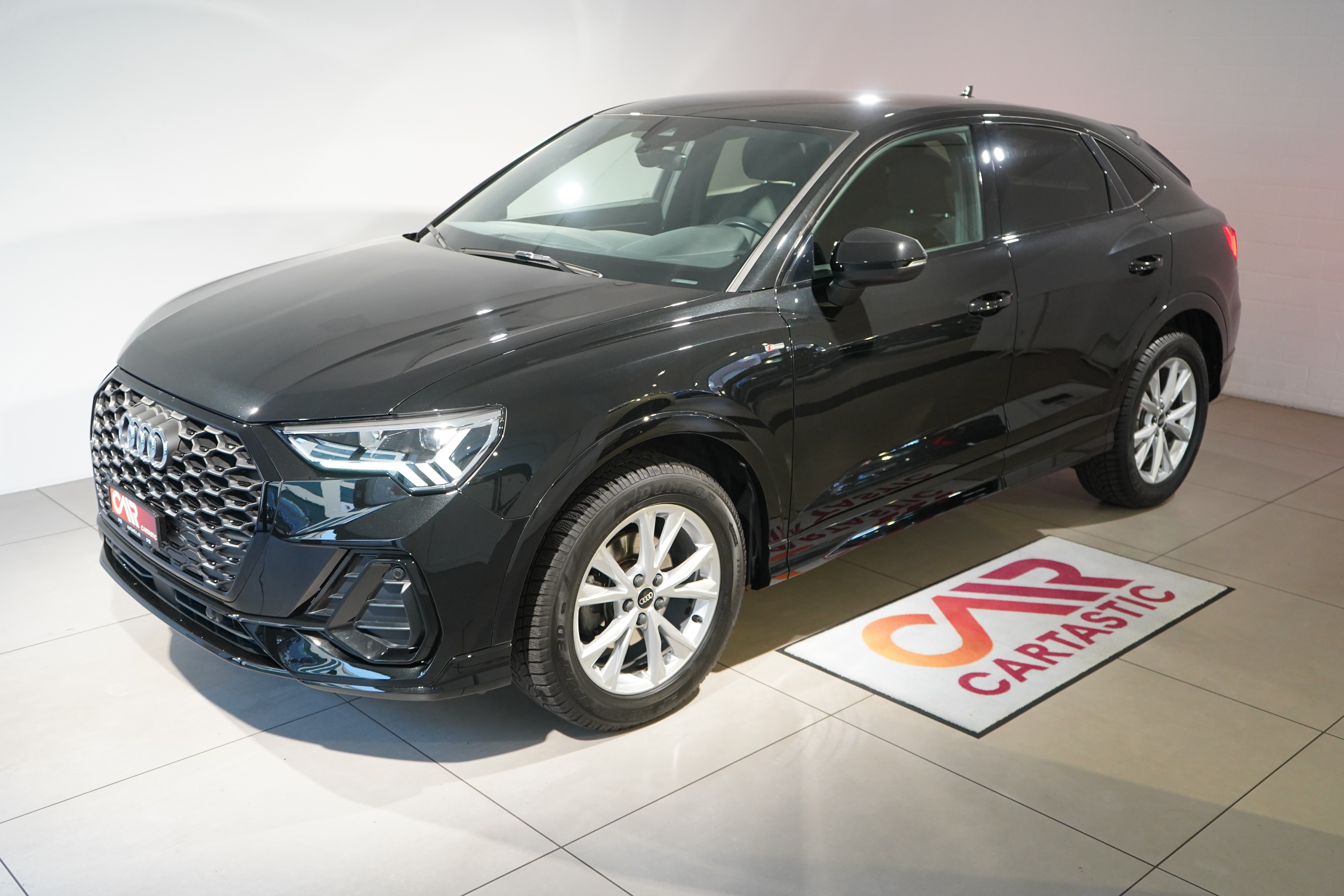 AUDI Q3 SB 35 TFSI S line Attr