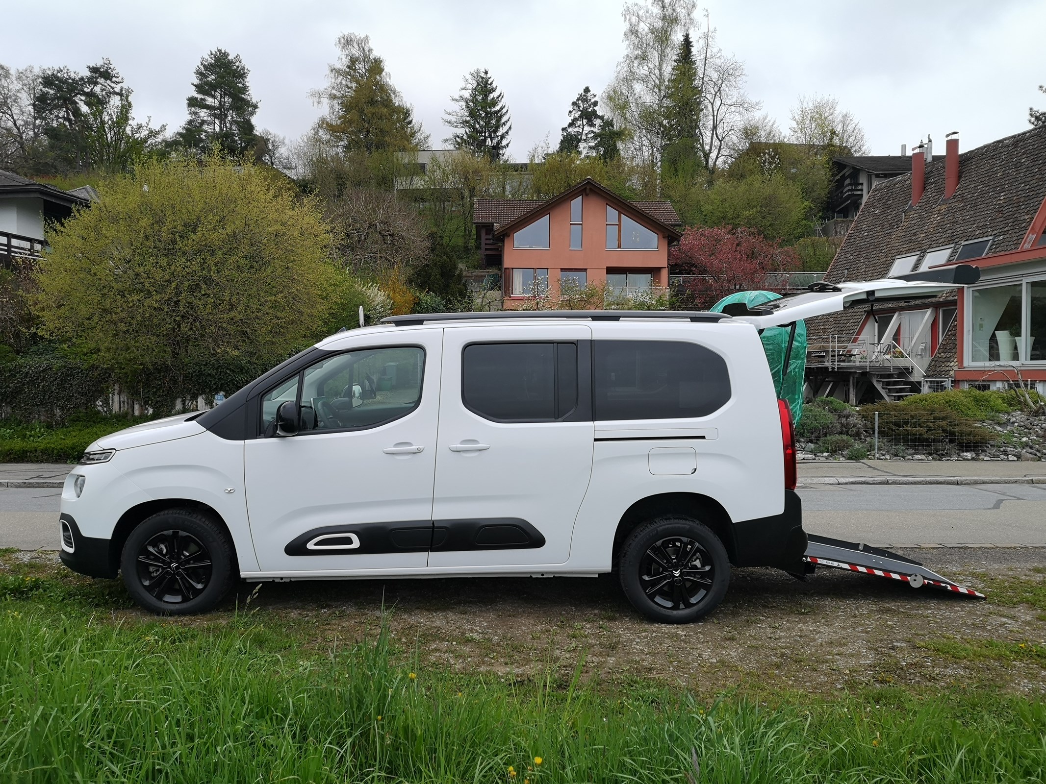 CITROEN Berlingo 1.5 BlueHDi Shine EAT8