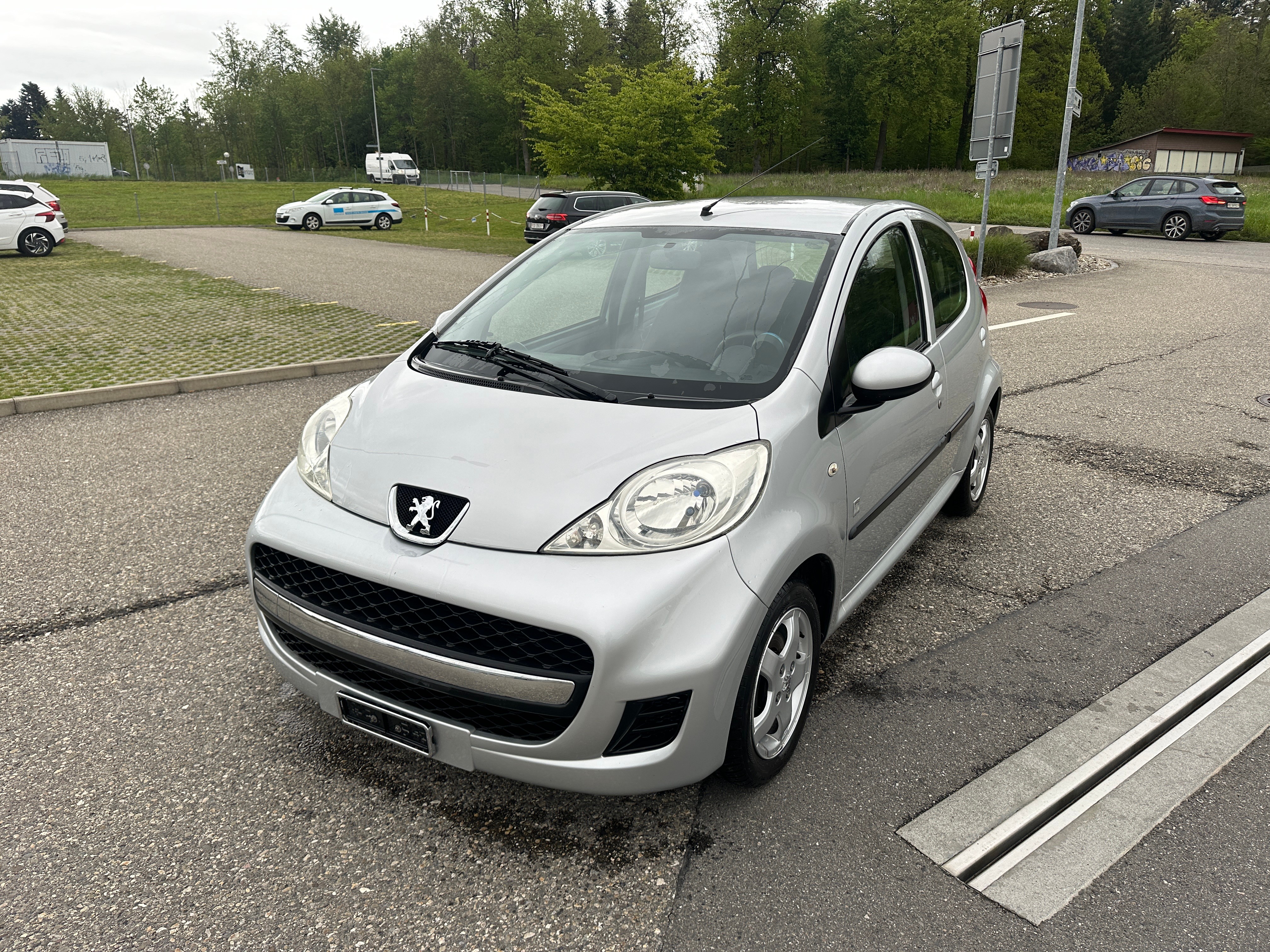 PEUGEOT 107 1.0 Swiss Edition